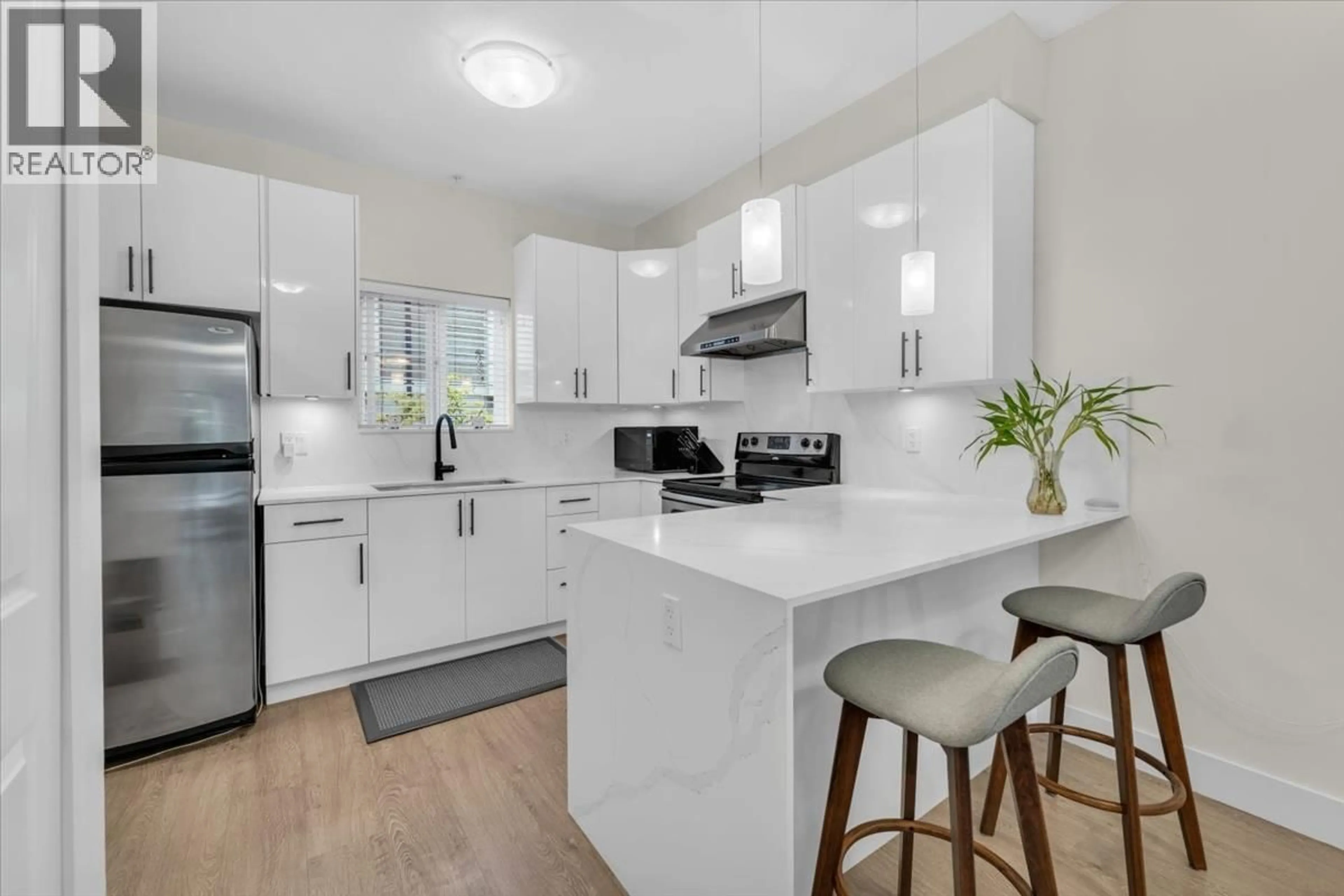 Open concept kitchen, unknown for 206 - 3888 NORFOLK STREET, Burnaby British Columbia V5G1E5