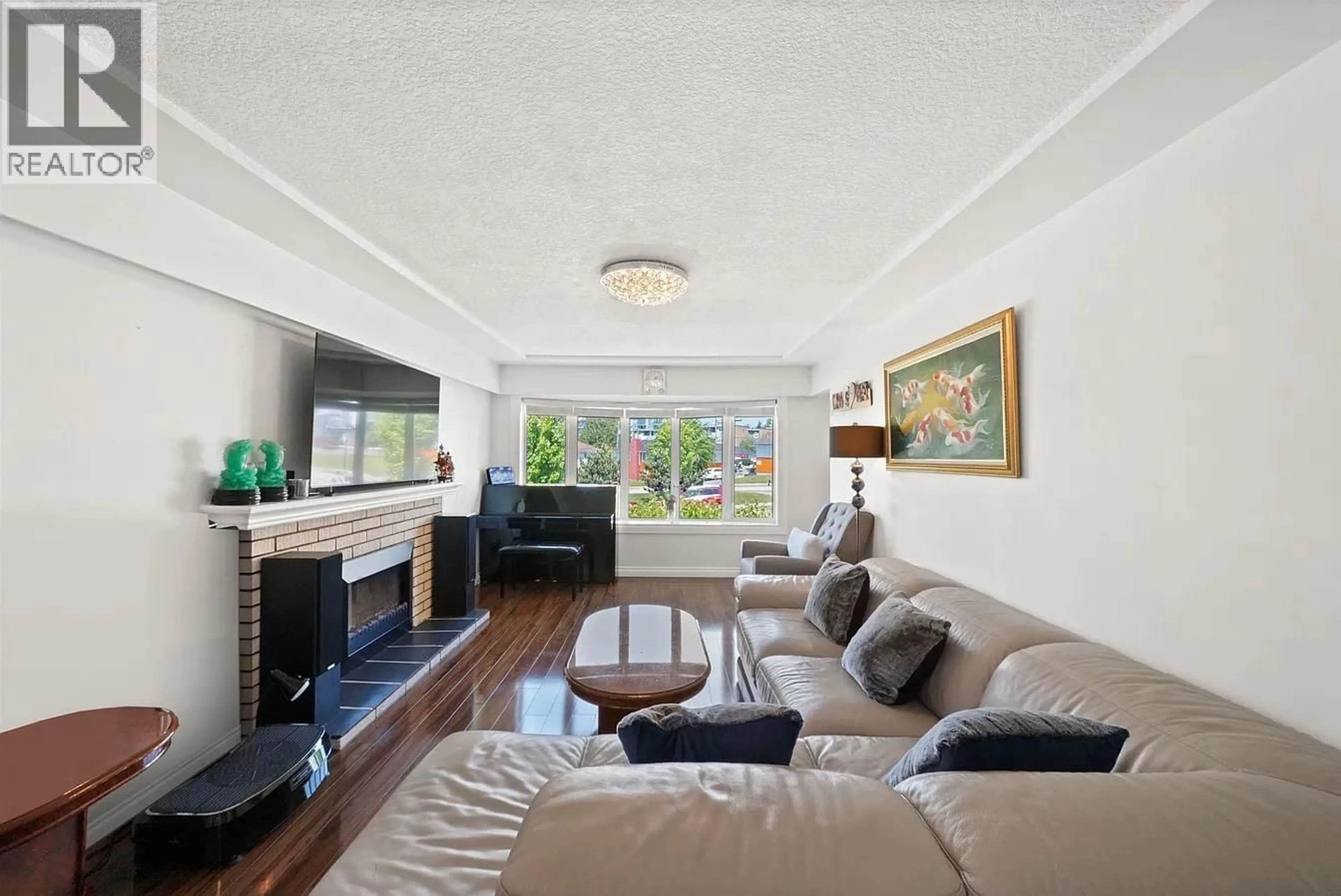Living room with furniture, unknown for 2374 33RD AVENUE, Vancouver British Columbia V5R2S3