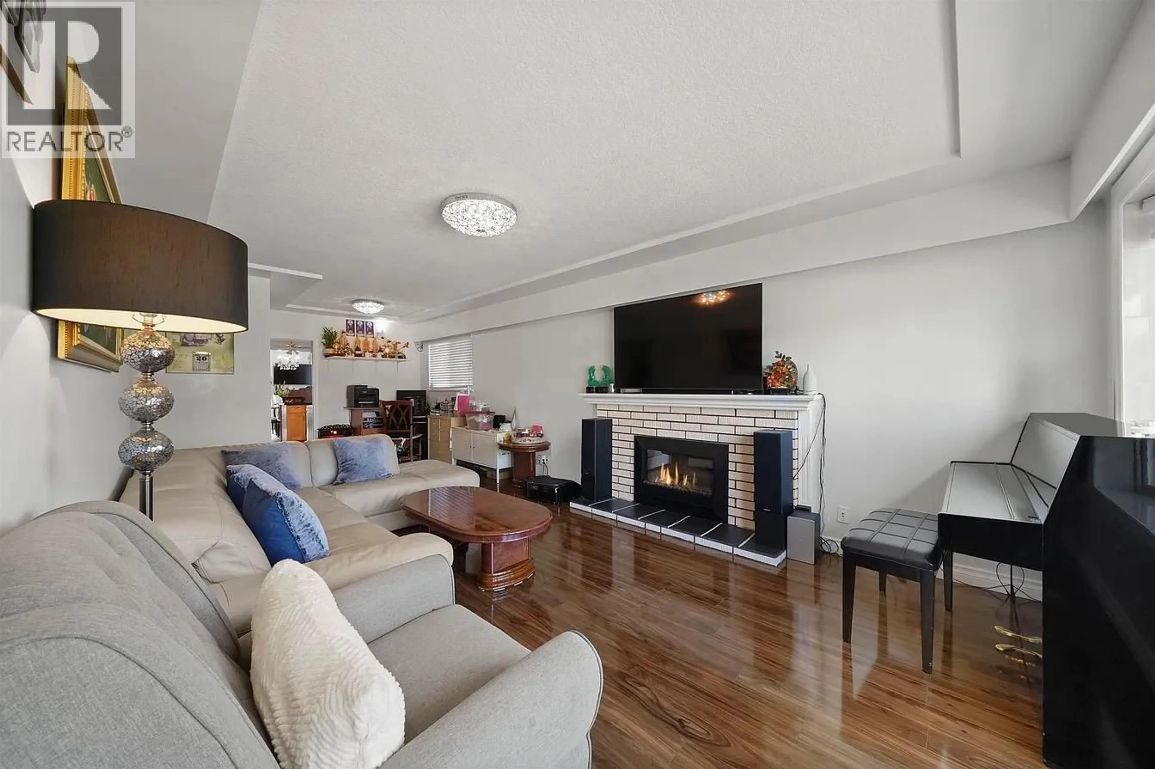 Living room with furniture, unknown for 2374 33RD AVENUE, Vancouver British Columbia V5R2S3