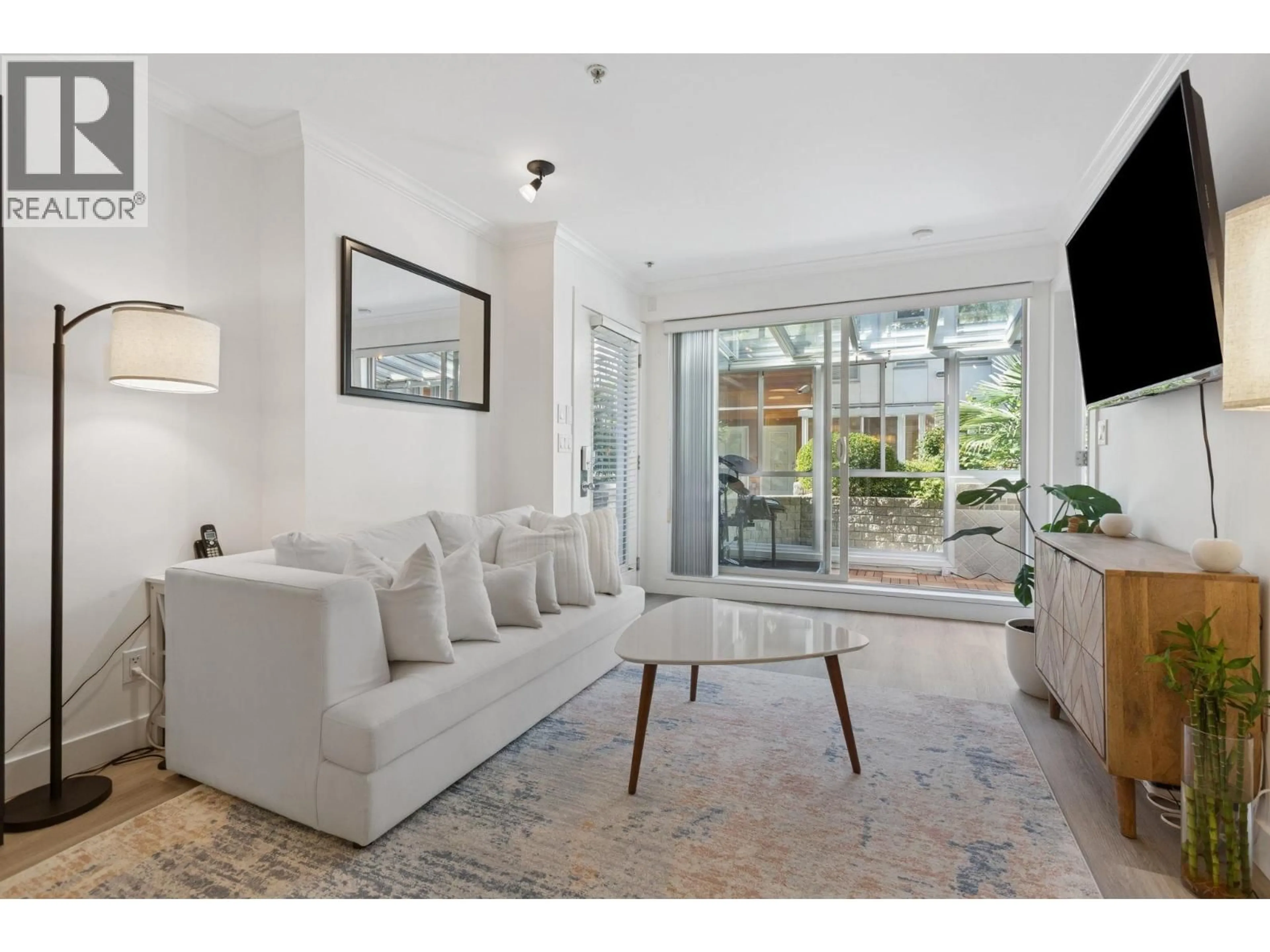 Living room with furniture, unknown for 19 - 628 6TH AVENUE, Vancouver British Columbia V5Z1A3