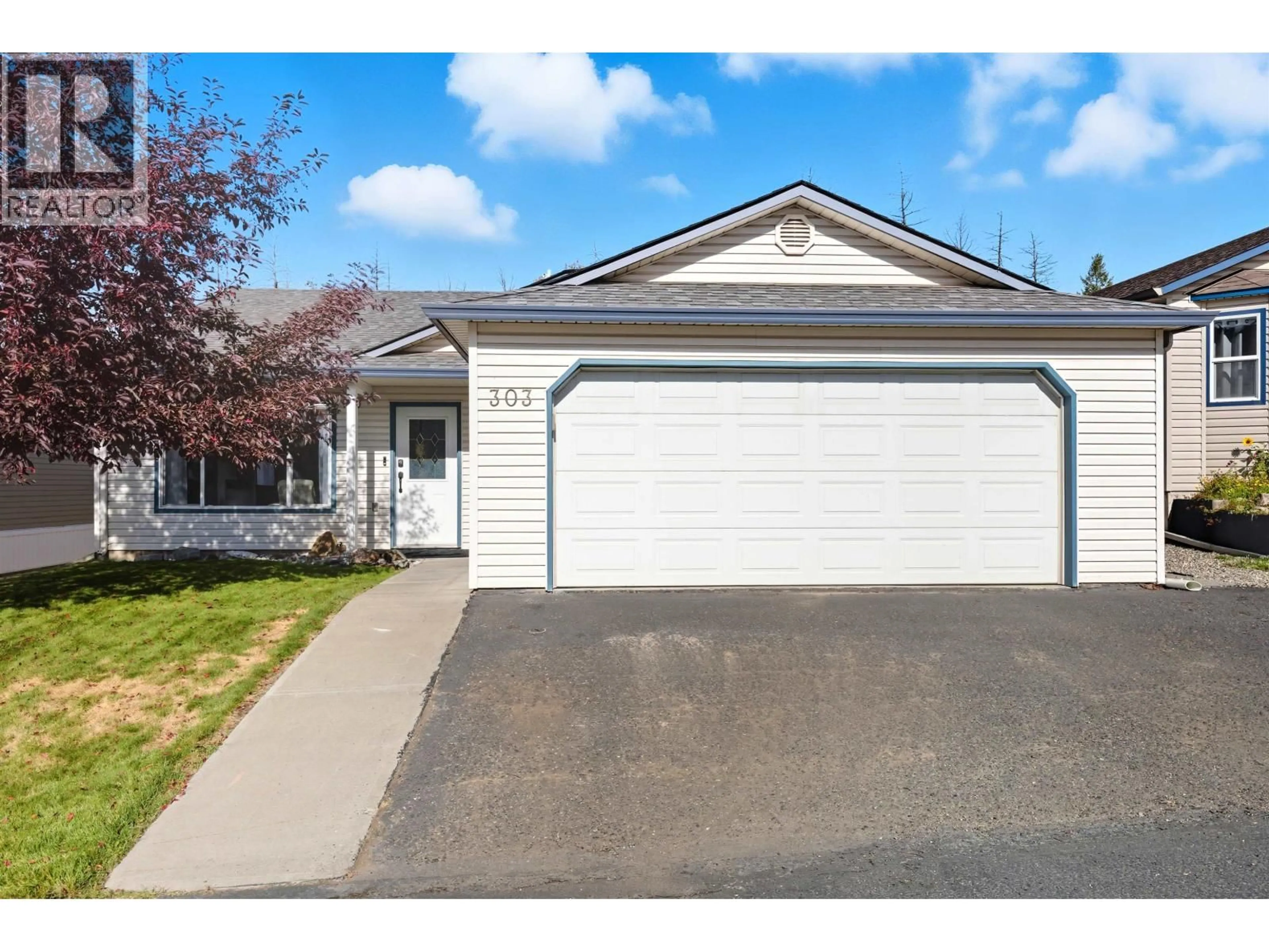 Home with vinyl exterior material, street for 303 JERSEY PLACE, Williams Lake British Columbia V2G4T7