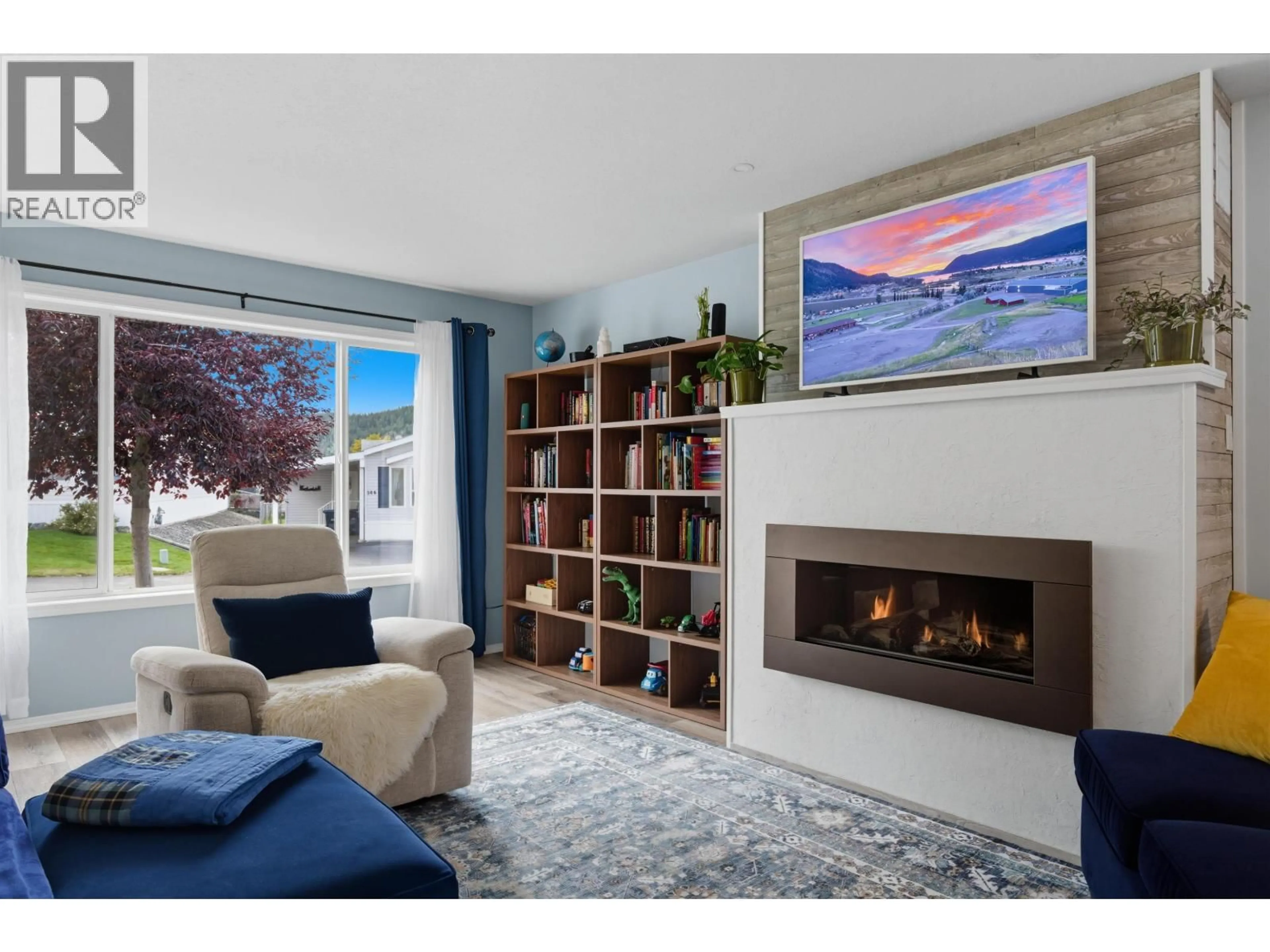 Living room with furniture, unknown for 303 JERSEY PLACE, Williams Lake British Columbia V2G4T7