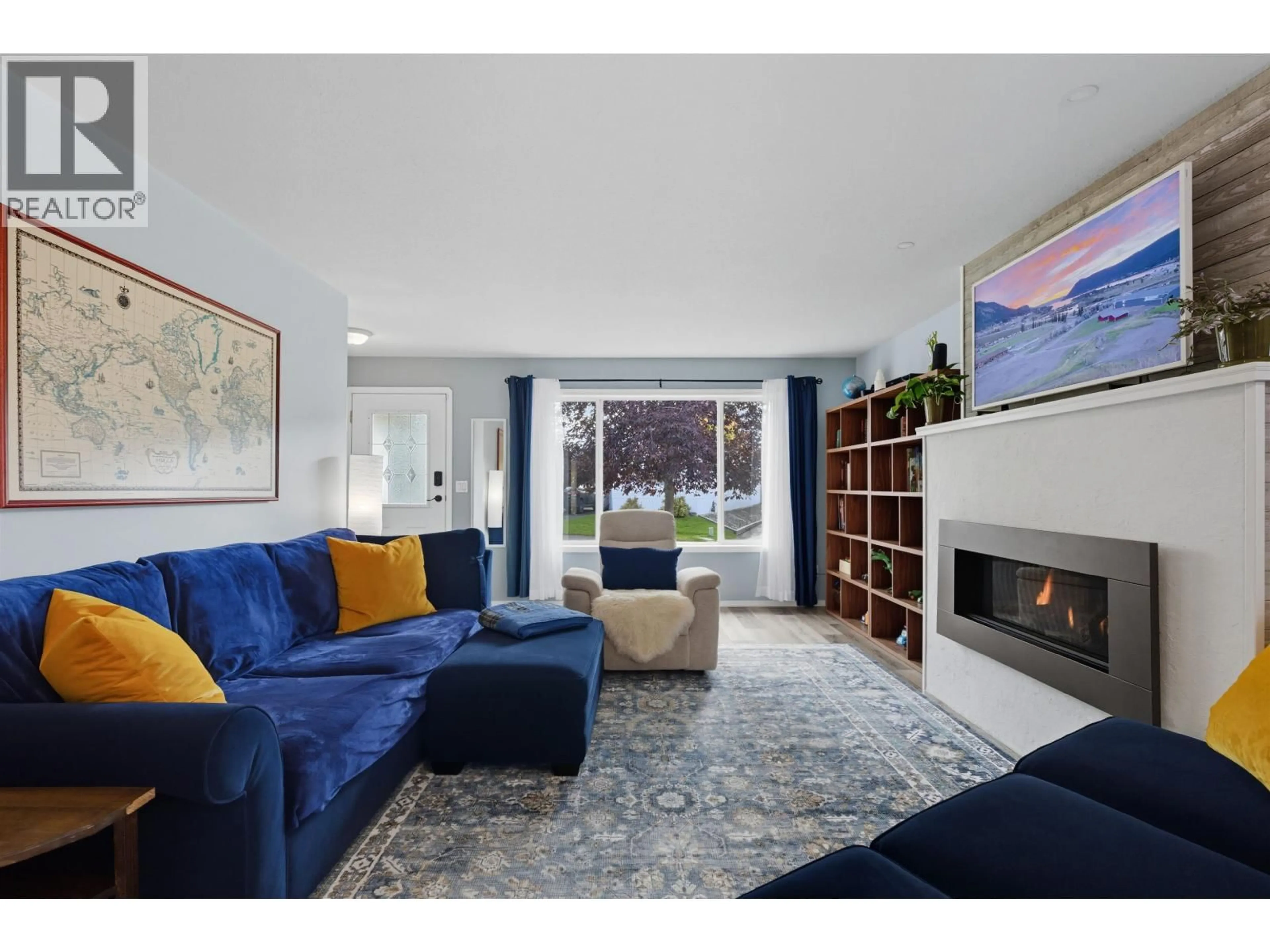 Living room with furniture, unknown for 303 JERSEY PLACE, Williams Lake British Columbia V2G4T7