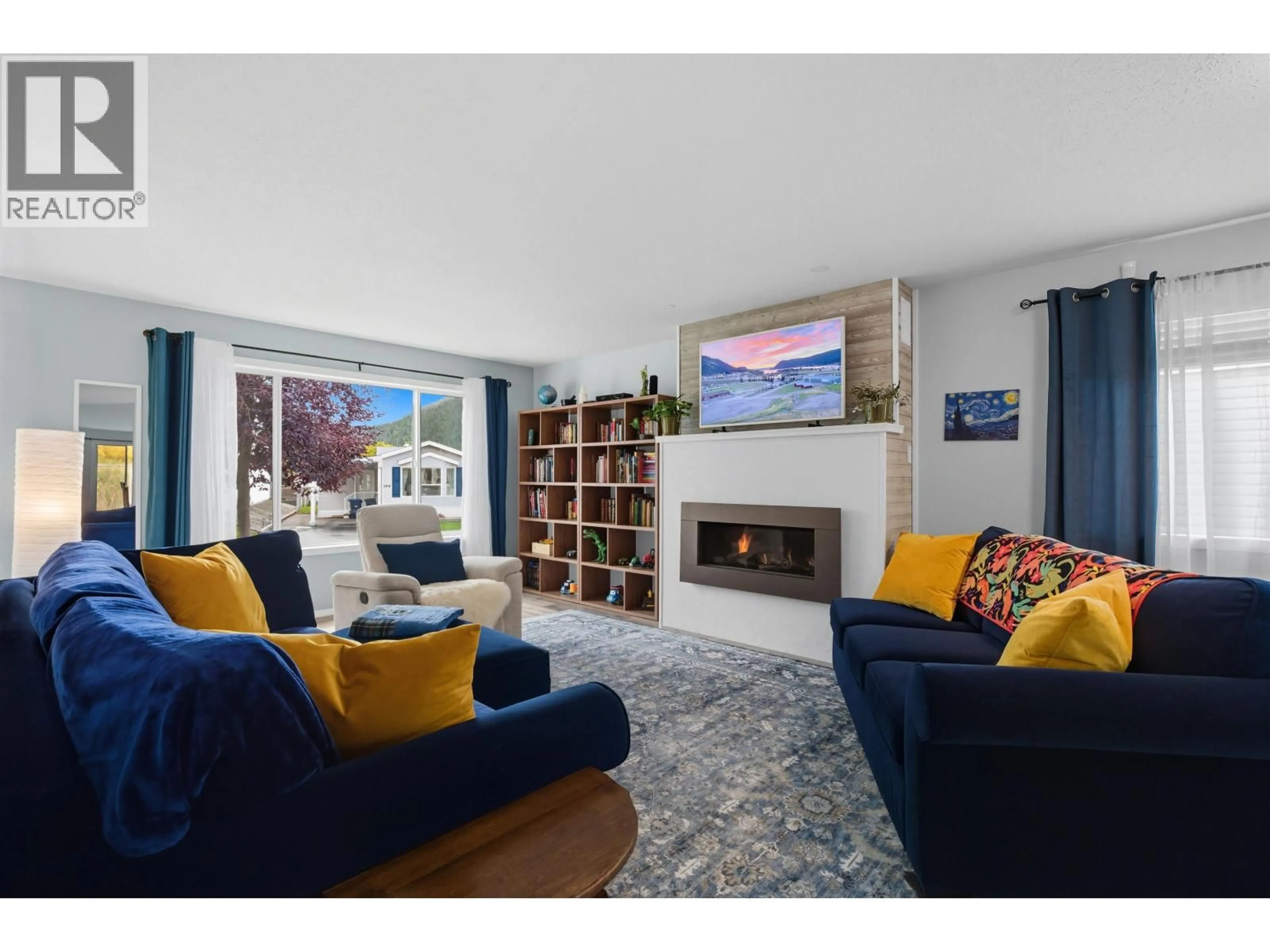 Living room with furniture, unknown for 303 JERSEY PLACE, Williams Lake British Columbia V2G4T7
