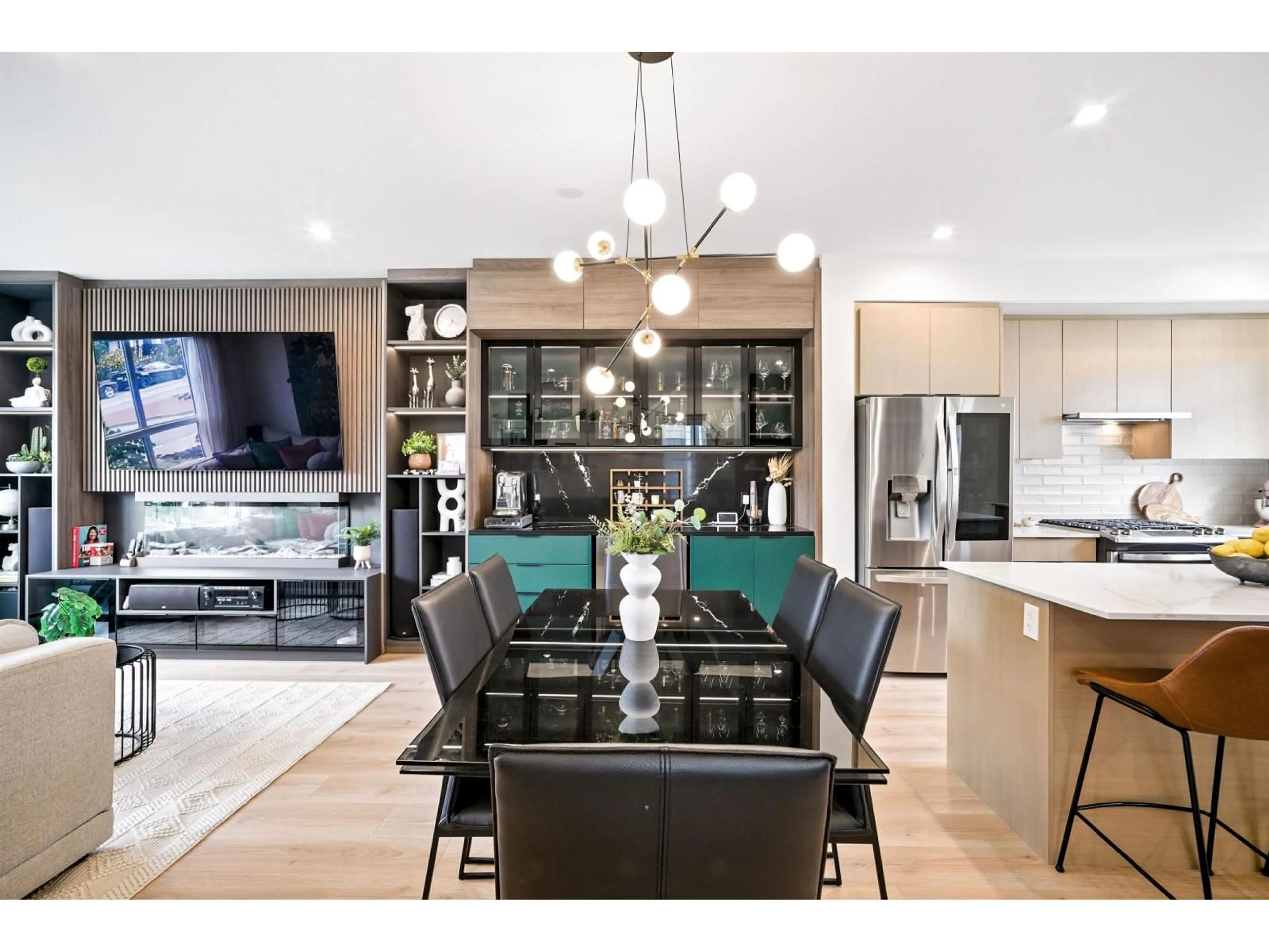 Open concept kitchen, wood/laminate floor for 30 - 19255 ALOHA, Surrey British Columbia V4N6T8