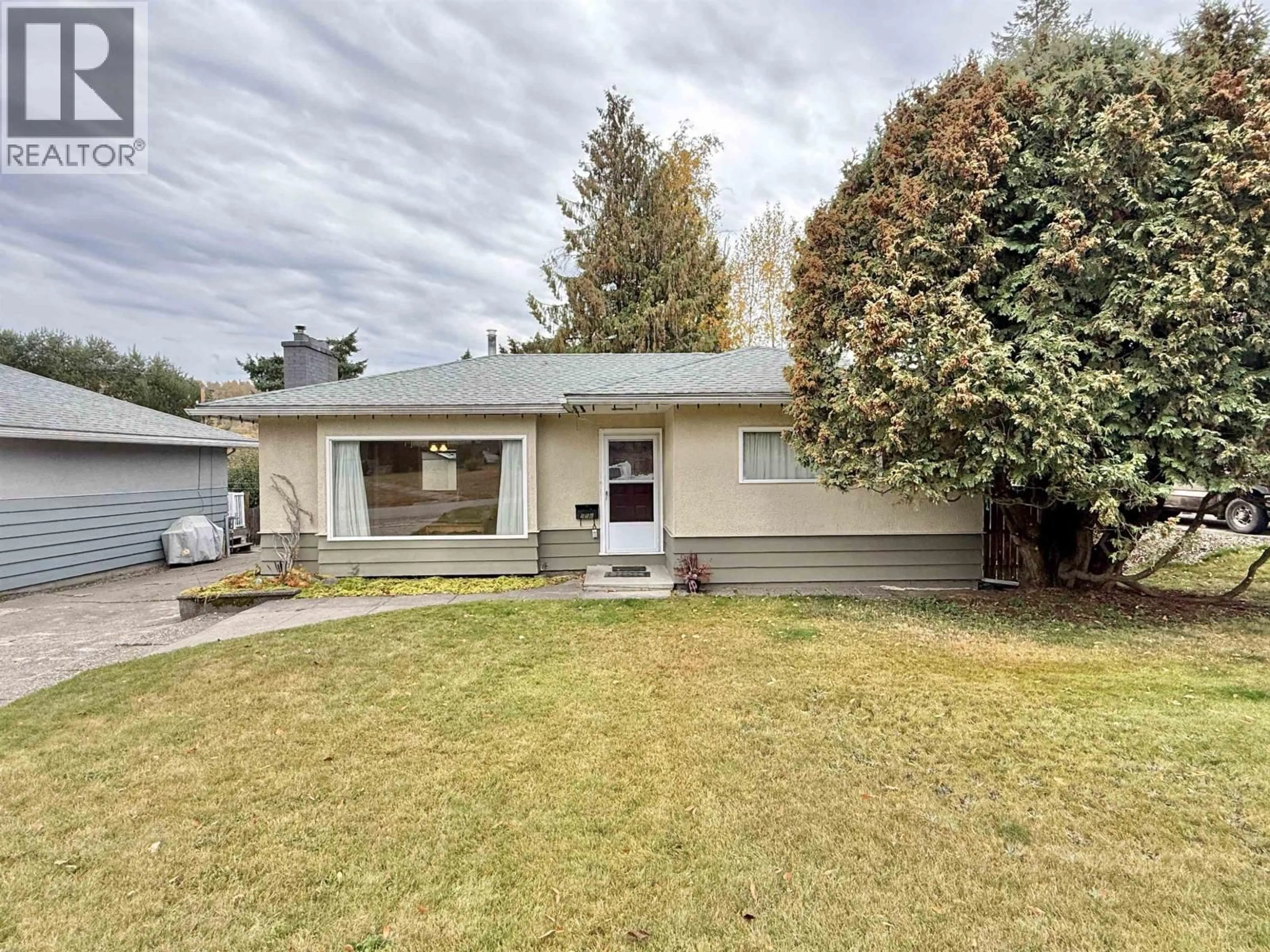 Home with vinyl exterior material, street for 956 YORSTON AVENUE, Quesnel British Columbia V2J3B1