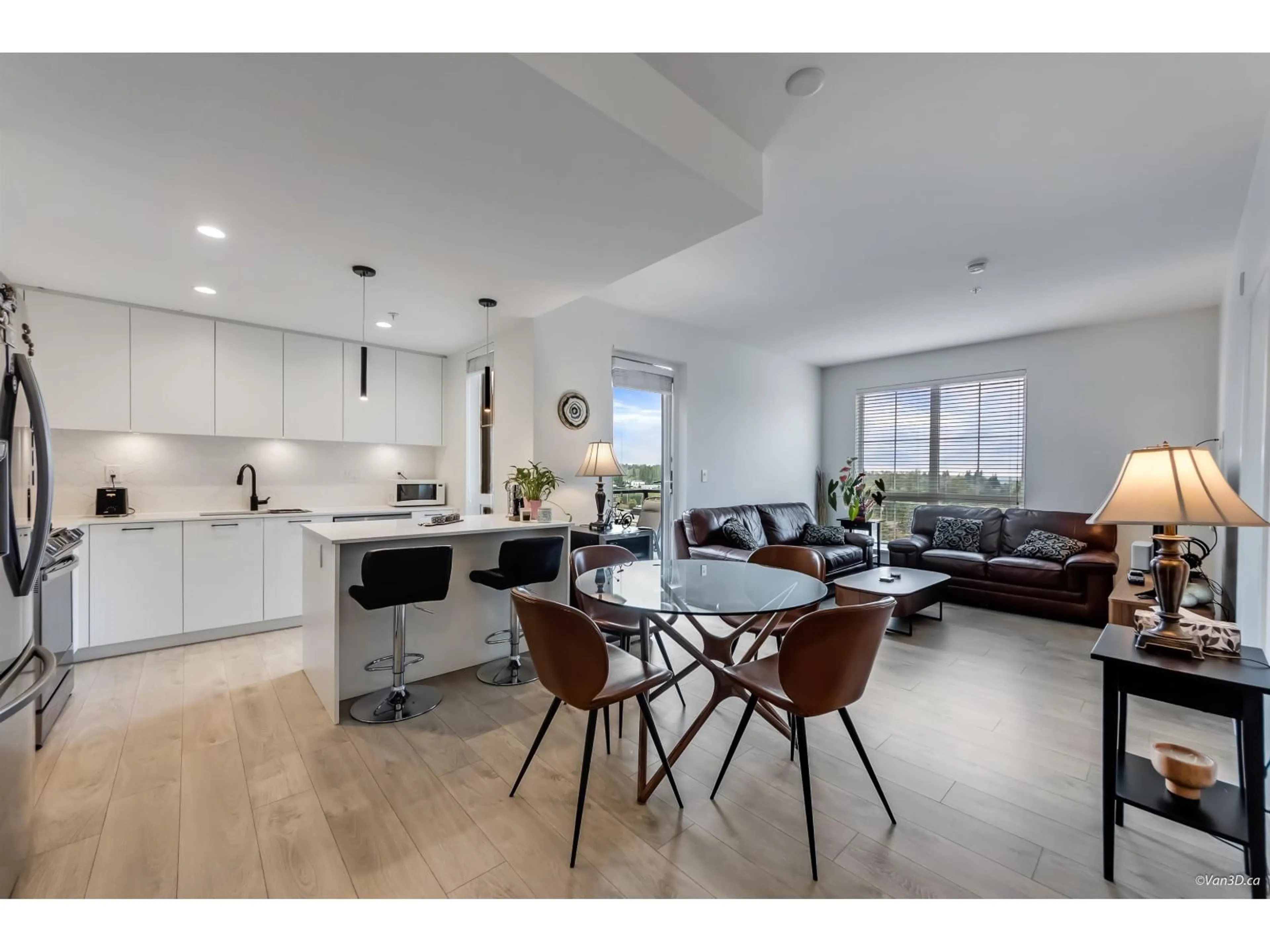 Open concept kitchen, ceramic/tile floor for 606 - 20052 83A, Langley British Columbia V2Y3P4