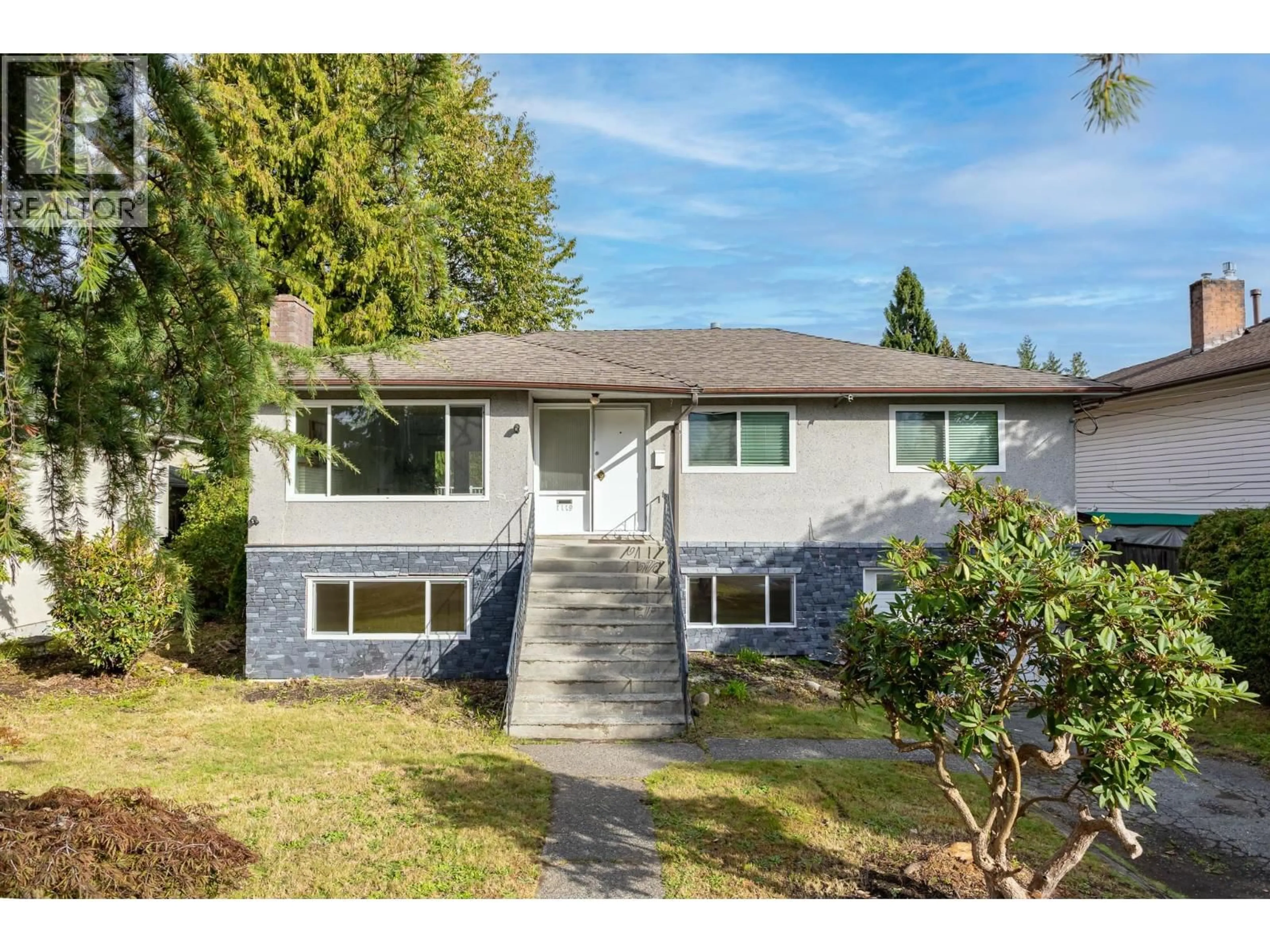 Home with vinyl exterior material, street for 1119 SPRICE AVENUE, Coquitlam British Columbia V3J2P3