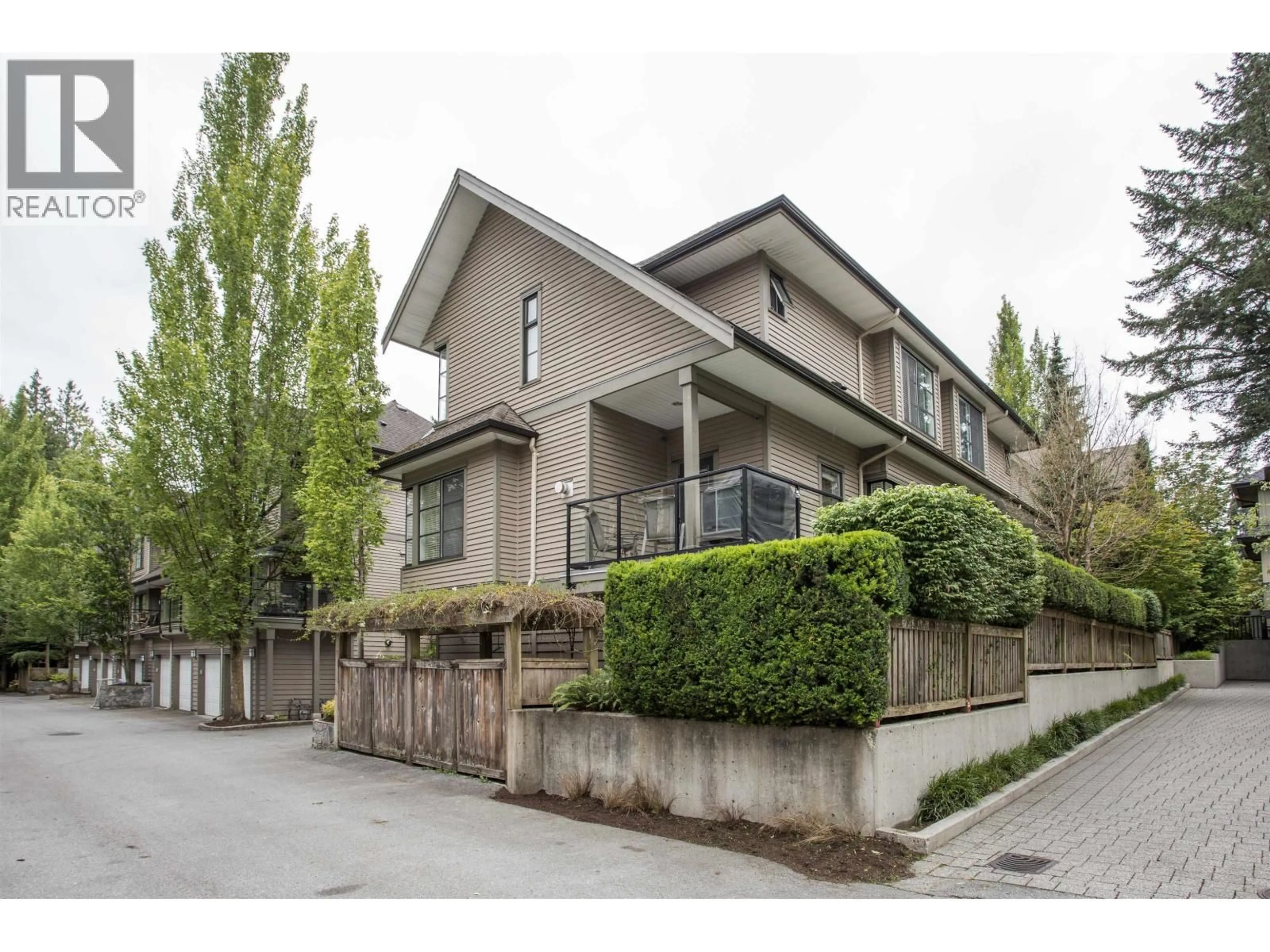 Unknown for 10 - 3150 SUNNYHURST ROAD, North Vancouver British Columbia V7K2G3