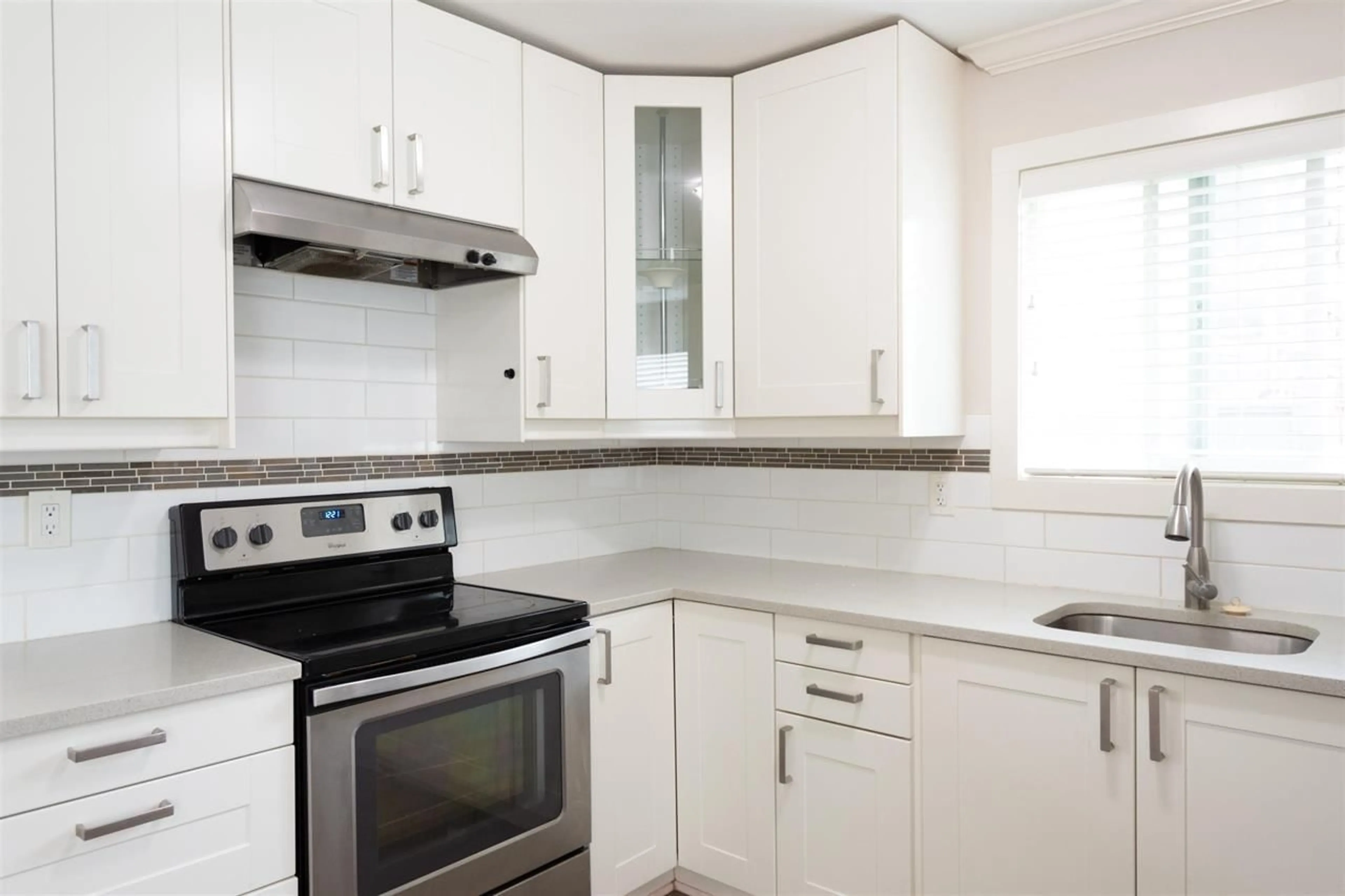 Standard kitchen, unknown for 19 - 5648 VEDDER ROAD, Chilliwack British Columbia V2R3M8