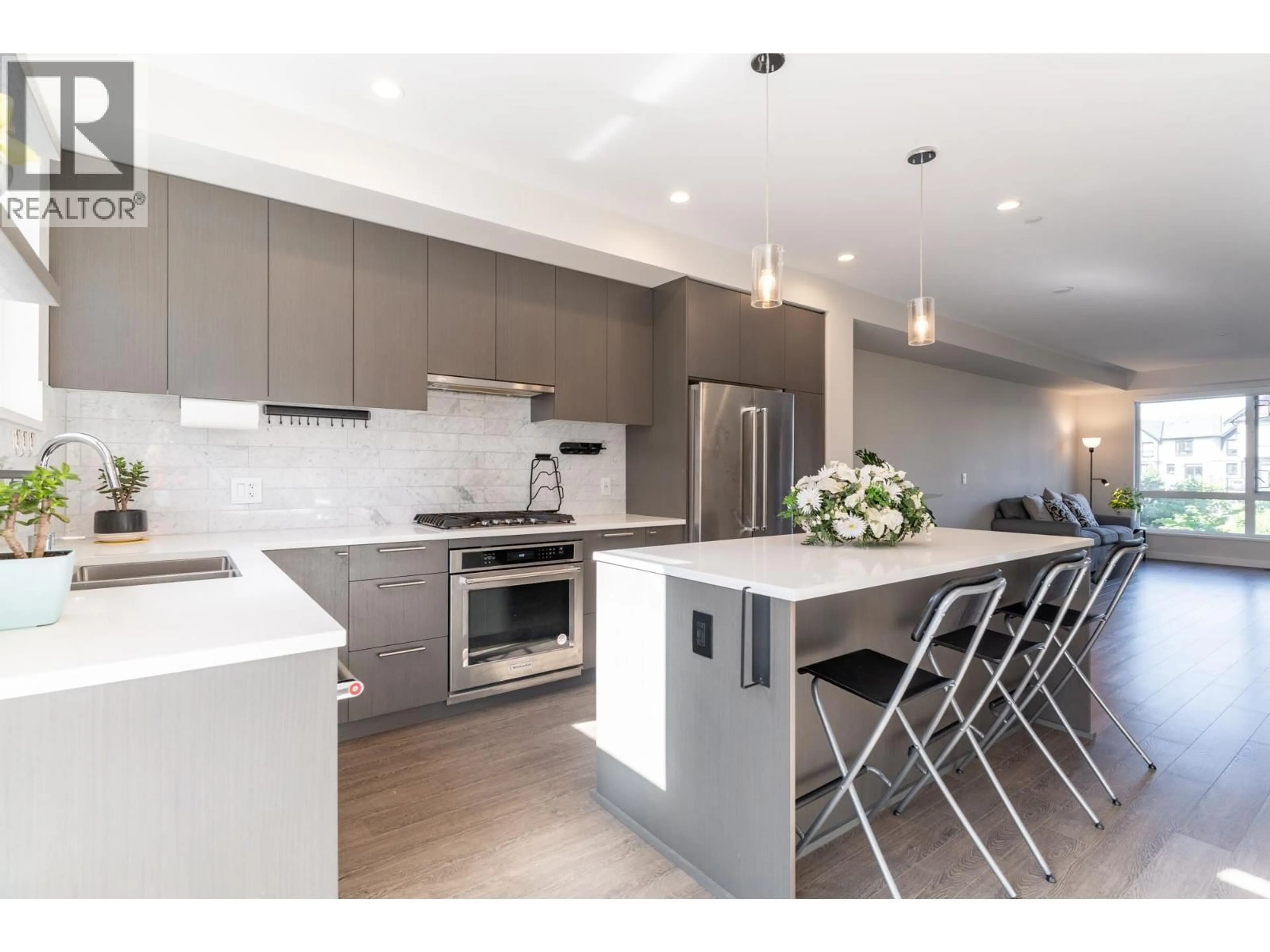 Contemporary kitchen, unknown for 175 - 4738 HEMLOCK WAY, Tsawwassen British Columbia V4M0E3