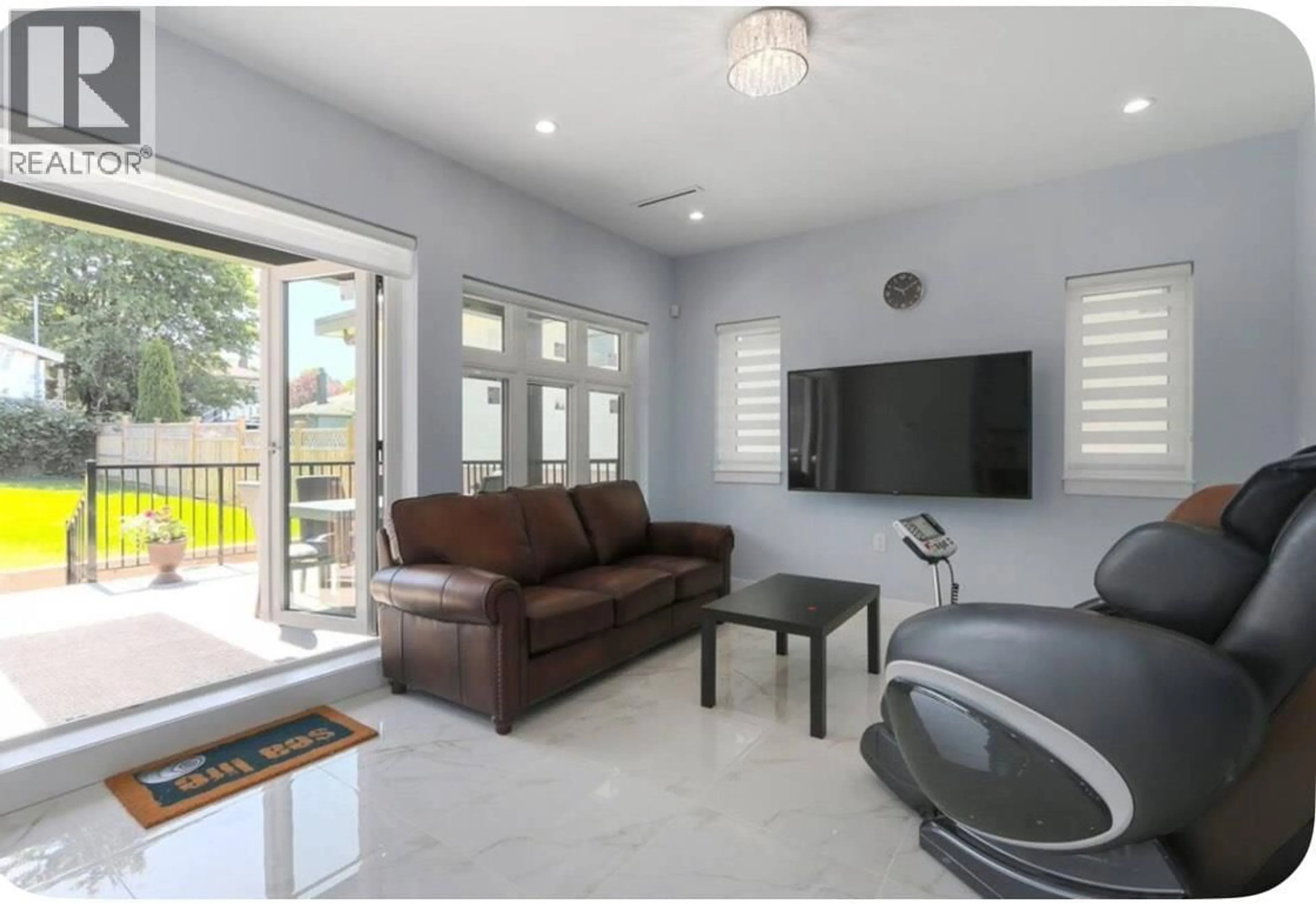 Living room with furniture, unknown for 4666 EARLES STREET, Vancouver British Columbia V5R3R2