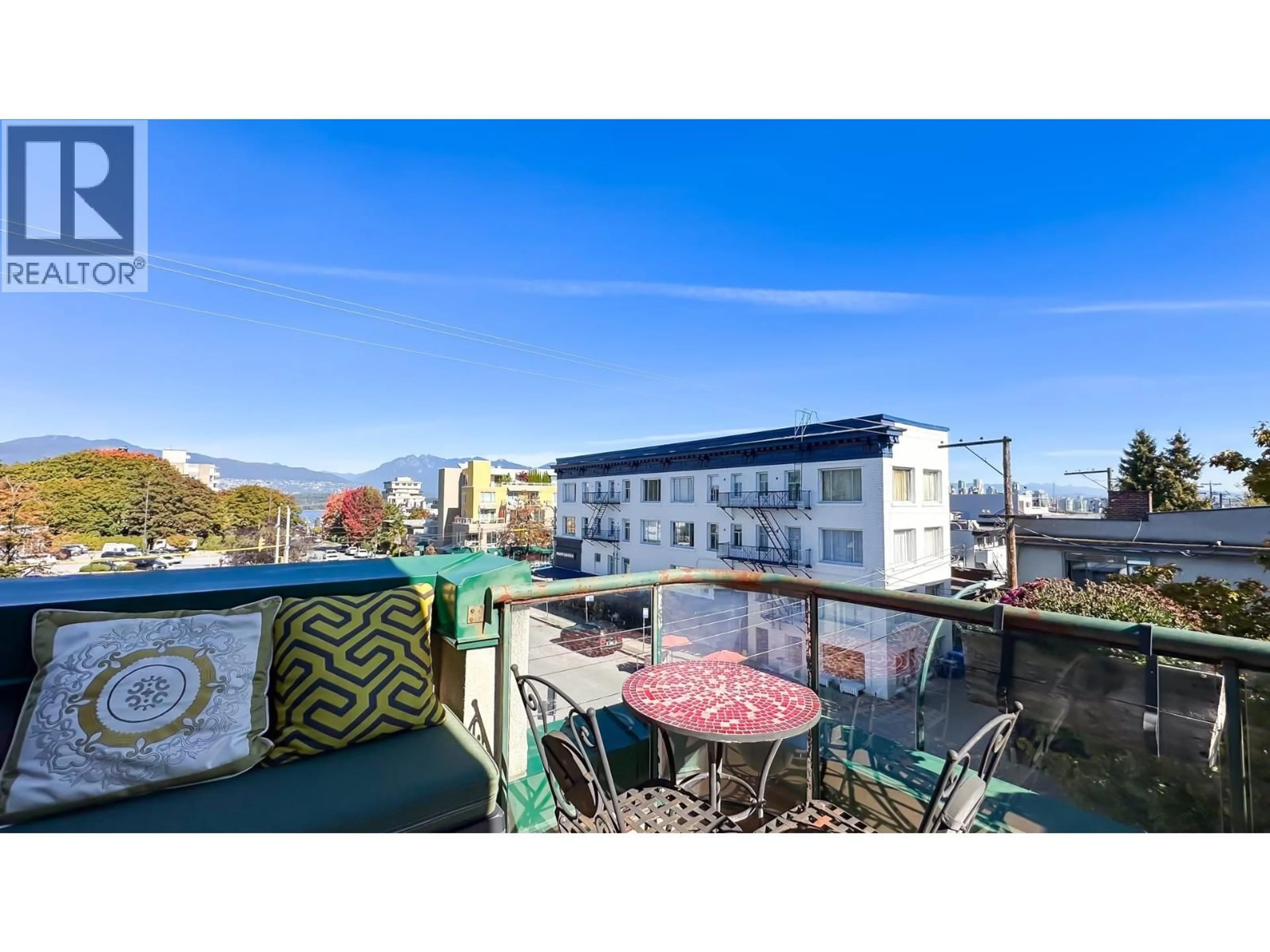 Patio, water/lake/river/ocean view for 402 PH2 - 2091 VINE STREET, Vancouver British Columbia V6K4P7