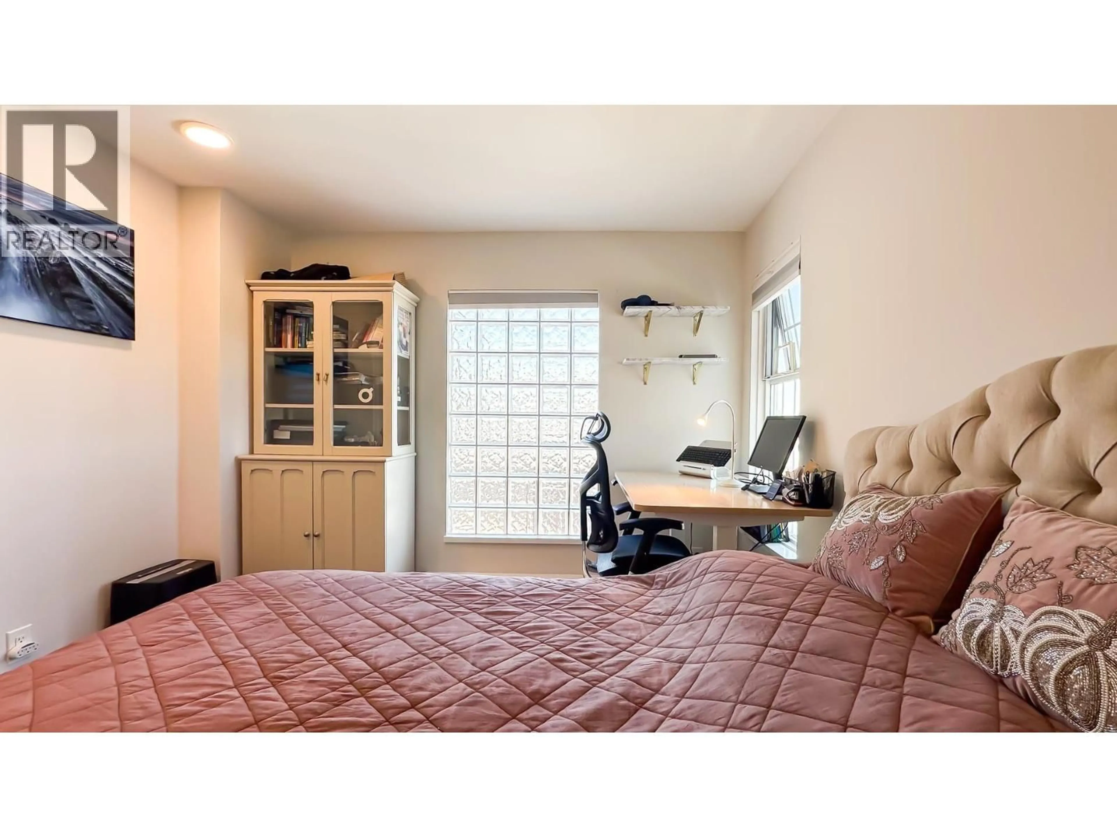 A pic of a room for 402 PH2 - 2091 VINE STREET, Vancouver British Columbia V6K4P7
