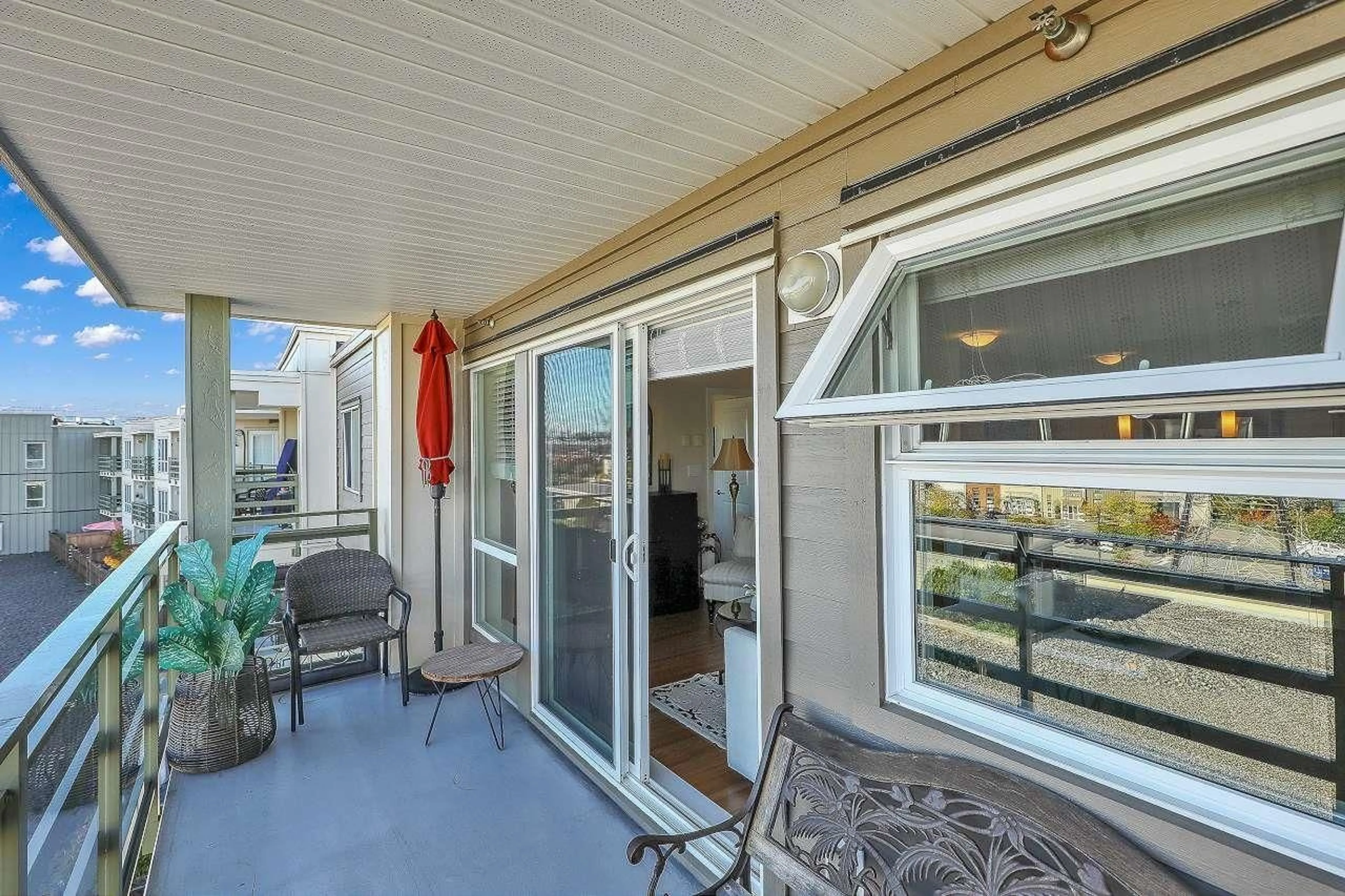 Patio, water/lake/river/ocean view for 409 - 15745 CROYDON, Surrey British Columbia V3S2L5