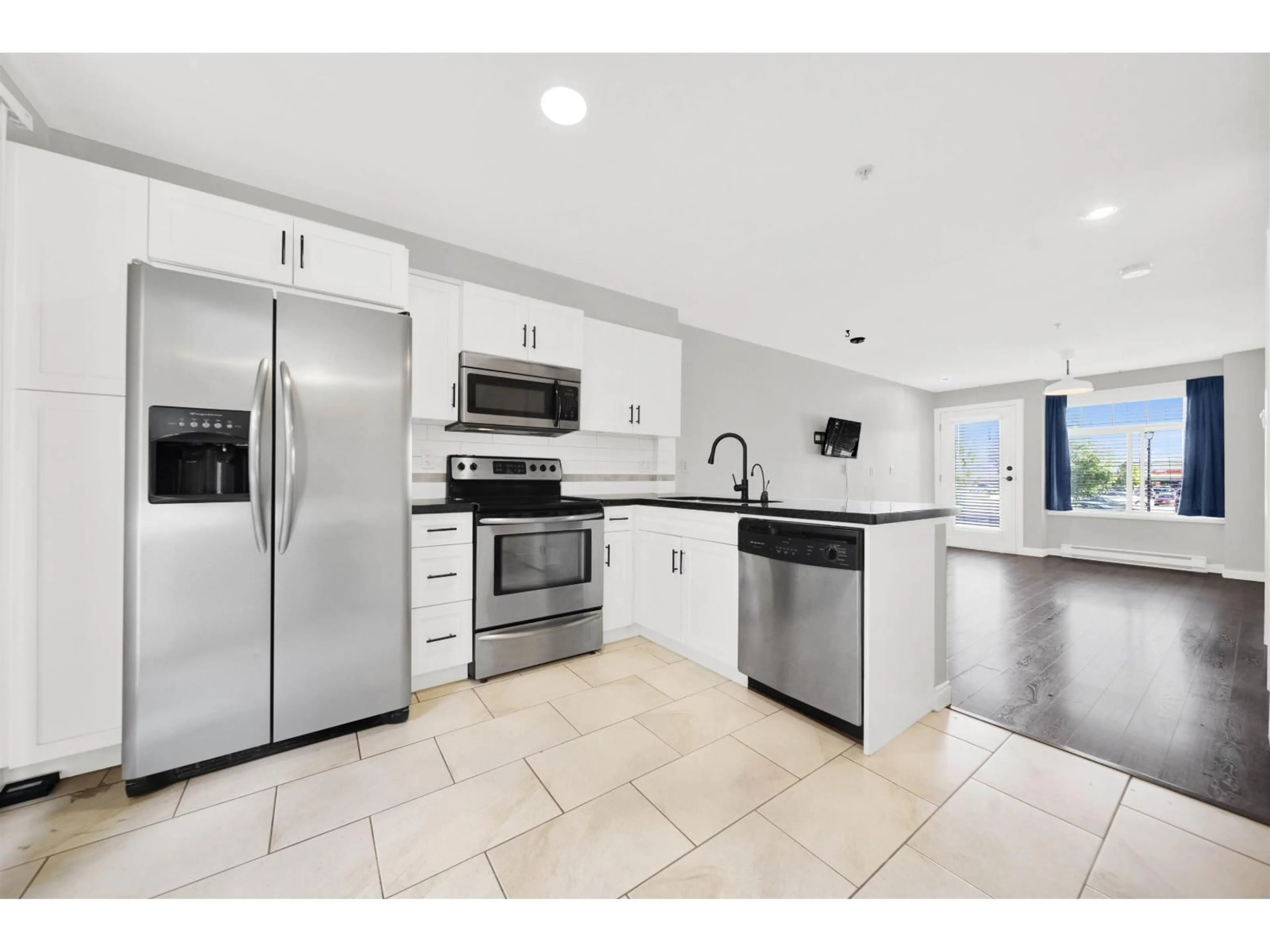 Open concept kitchen, ceramic/tile floor for 279 - 20180 FRASER, Langley British Columbia V3A0B5