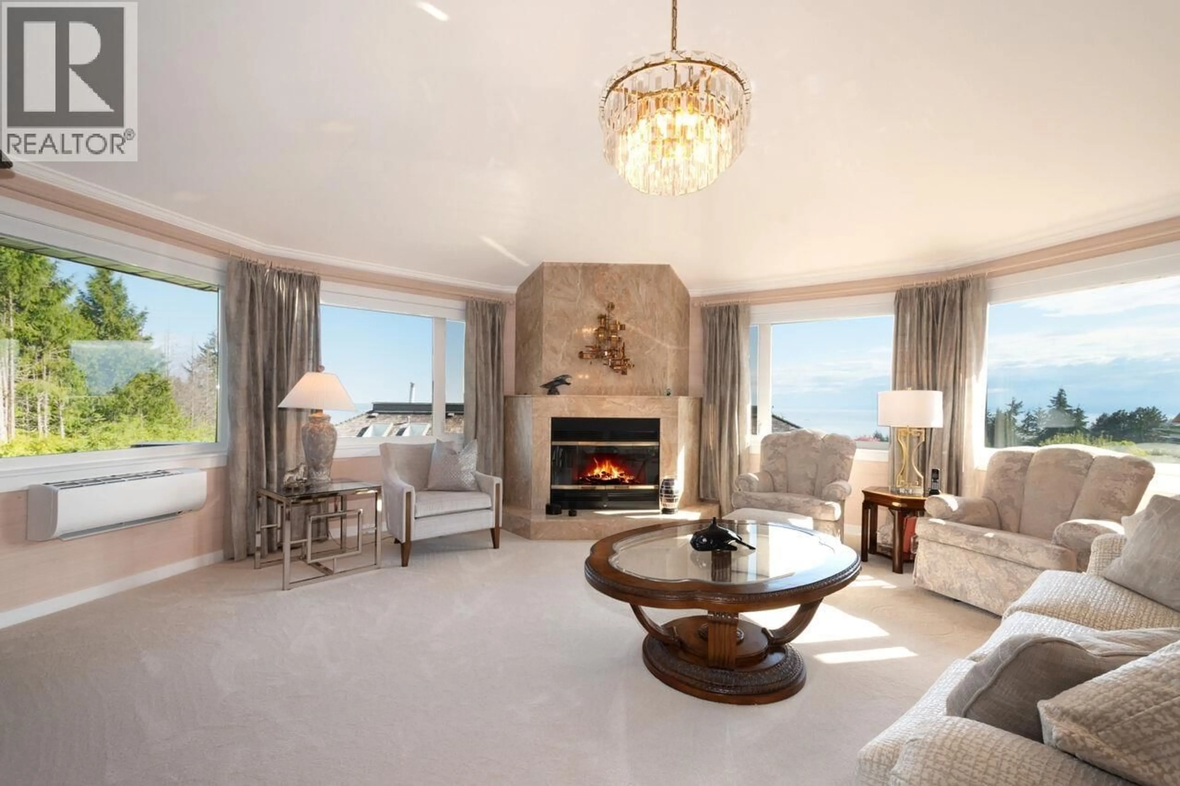 Living room with furniture, unknown for 4228 ROCKRIDGE CRESCENT, West Vancouver British Columbia V7W1B1