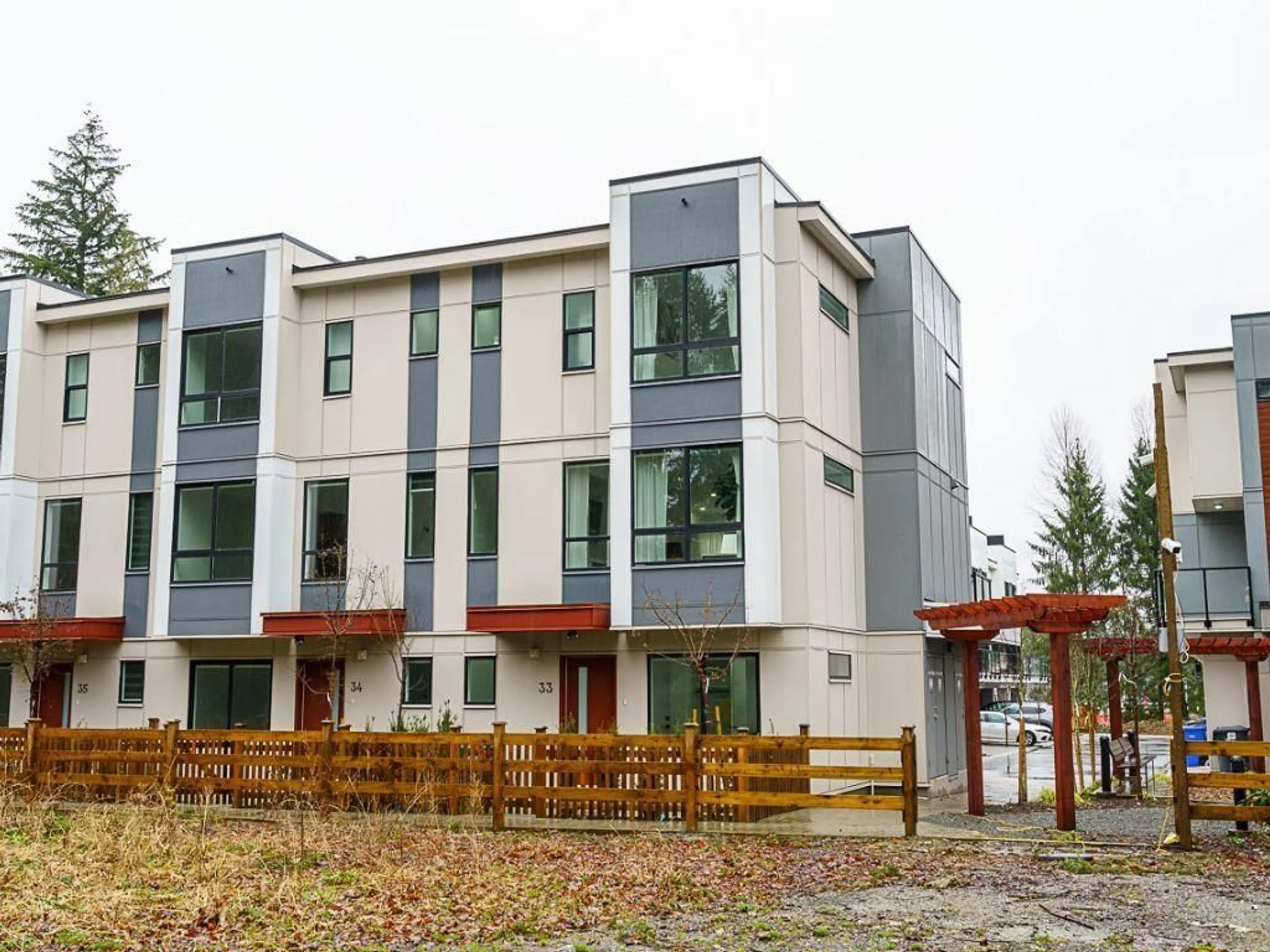 Unknown for 22 - 13895 64, Surrey British Columbia V3W3N9