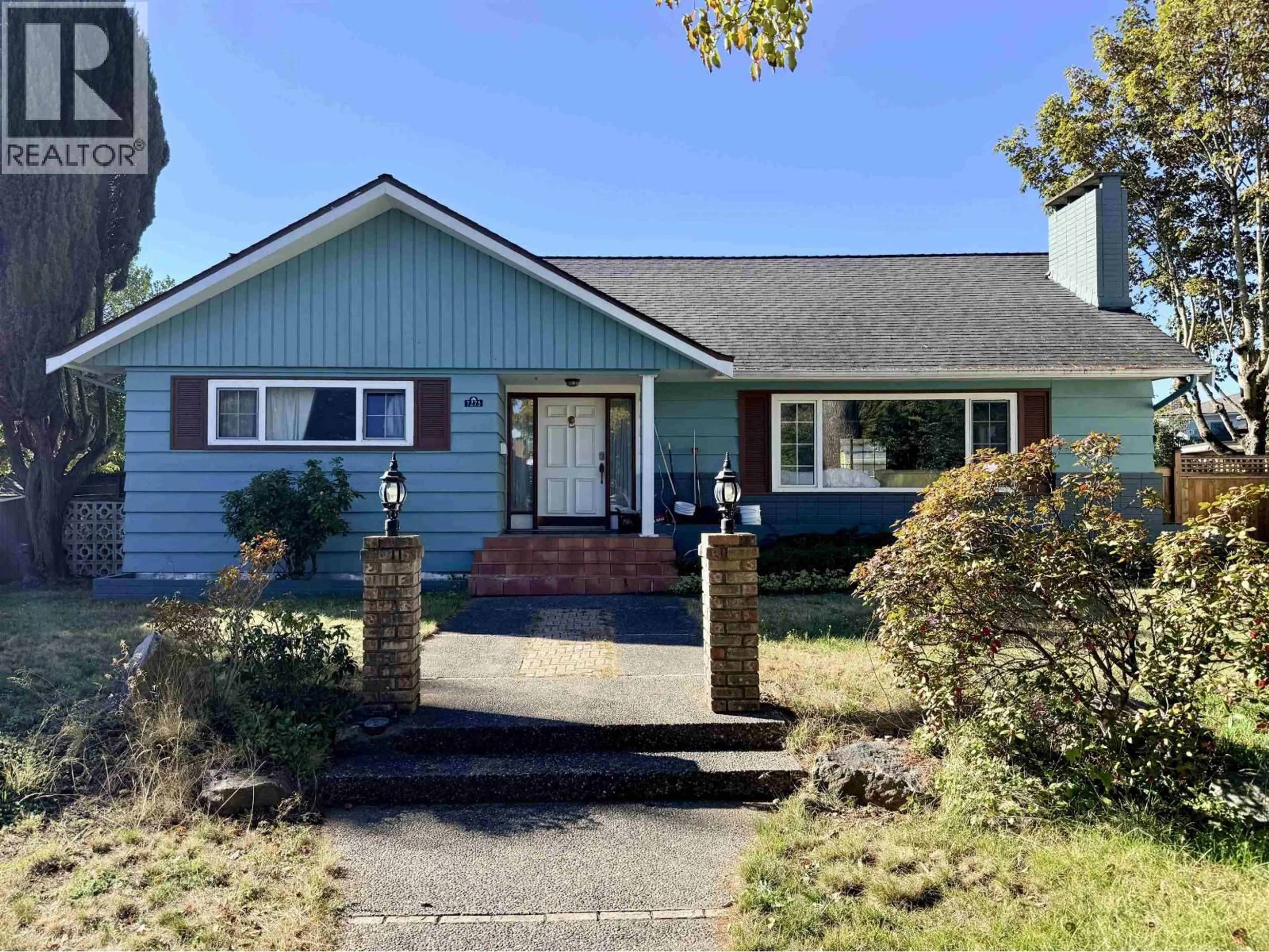 Home with vinyl exterior material, street for 7275 SHAWNEE PLACE, Vancouver British Columbia V5S2Y9