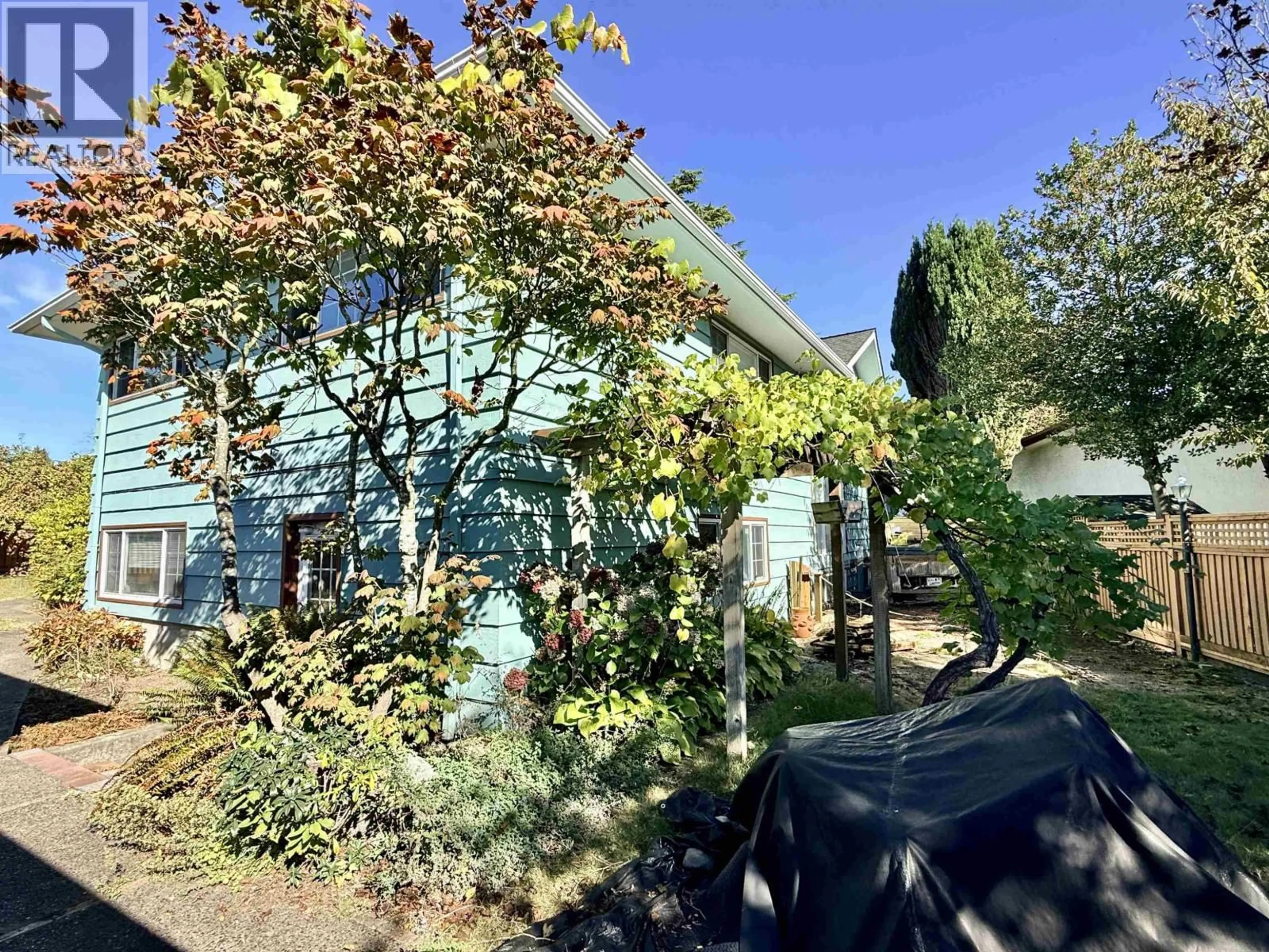 A pic from outside/outdoor area/front of a property/back of a property/a pic from drone, street for 7275 SHAWNEE PLACE, Vancouver British Columbia V5S2Y9