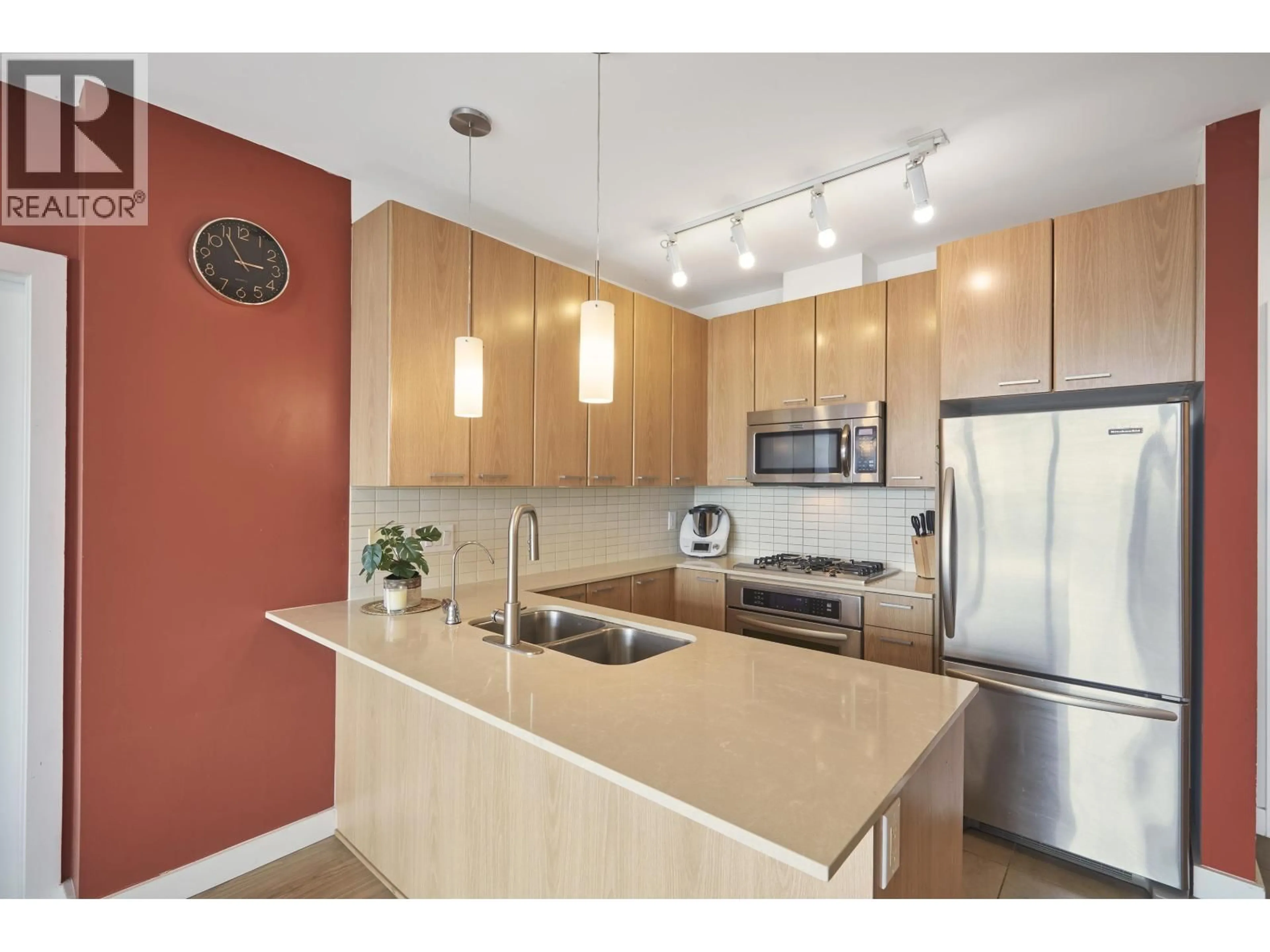 Standard kitchen, unknown for 3705 - 2955 ATLANTIC AVENUE, Coquitlam British Columbia V3B0H9