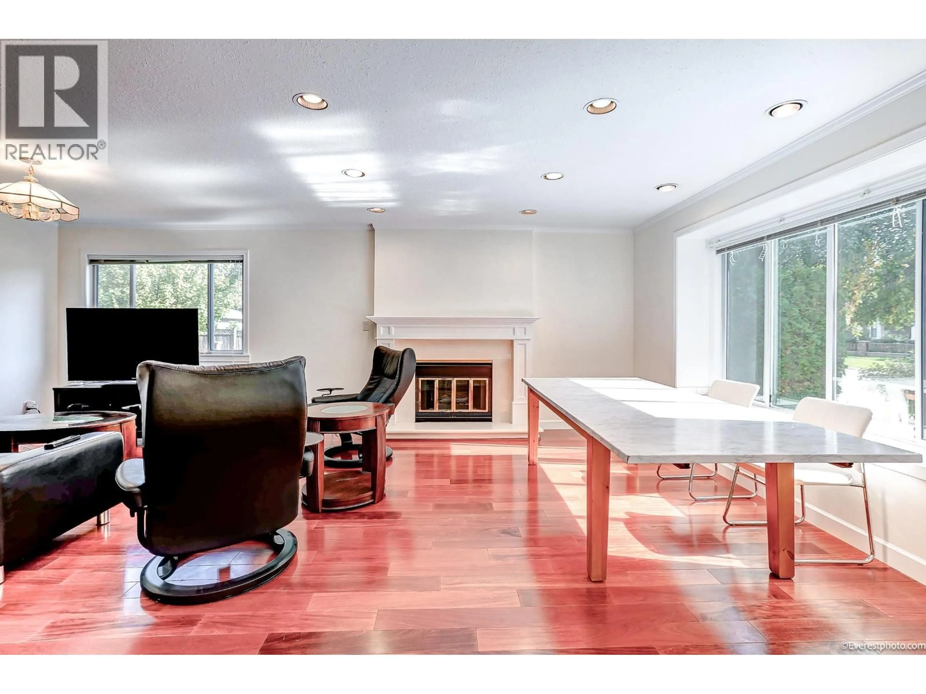 Living room with furniture, unknown for 2403 20TH AVENUE, Vancouver British Columbia V6L1G6