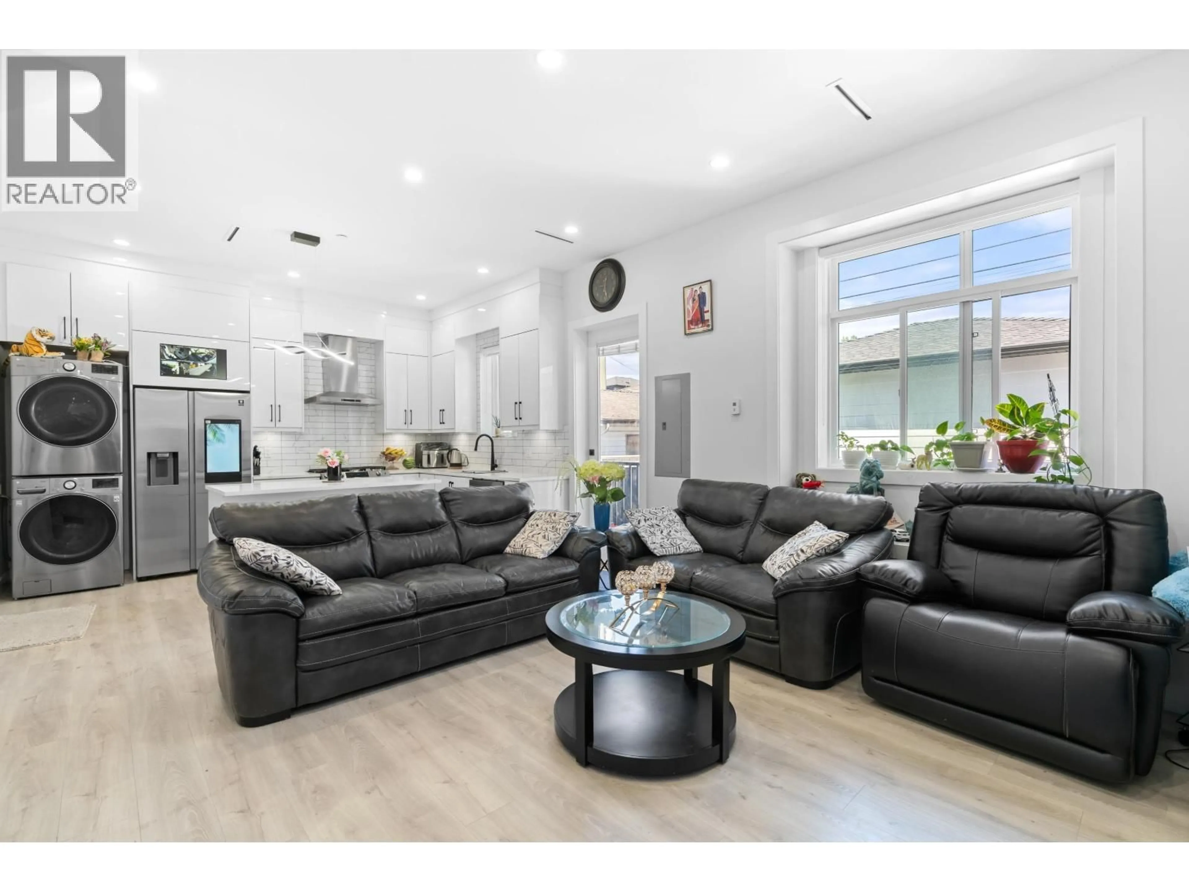 Living room with furniture, unknown for 465 57TH AVENUE, Vancouver British Columbia V5X1S8