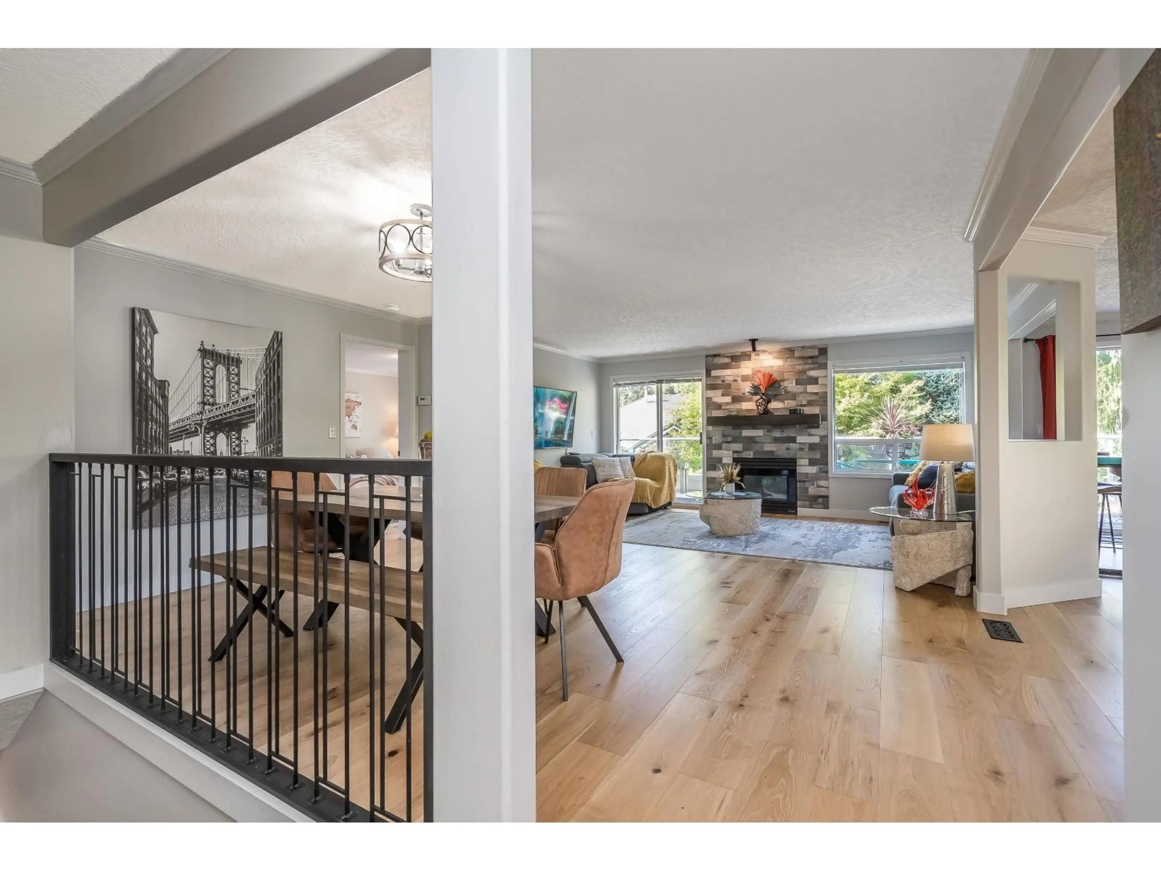 Indoor entryway for 79 - 4001 OLD CLAYBURN, Abbotsford British Columbia V3G1C5