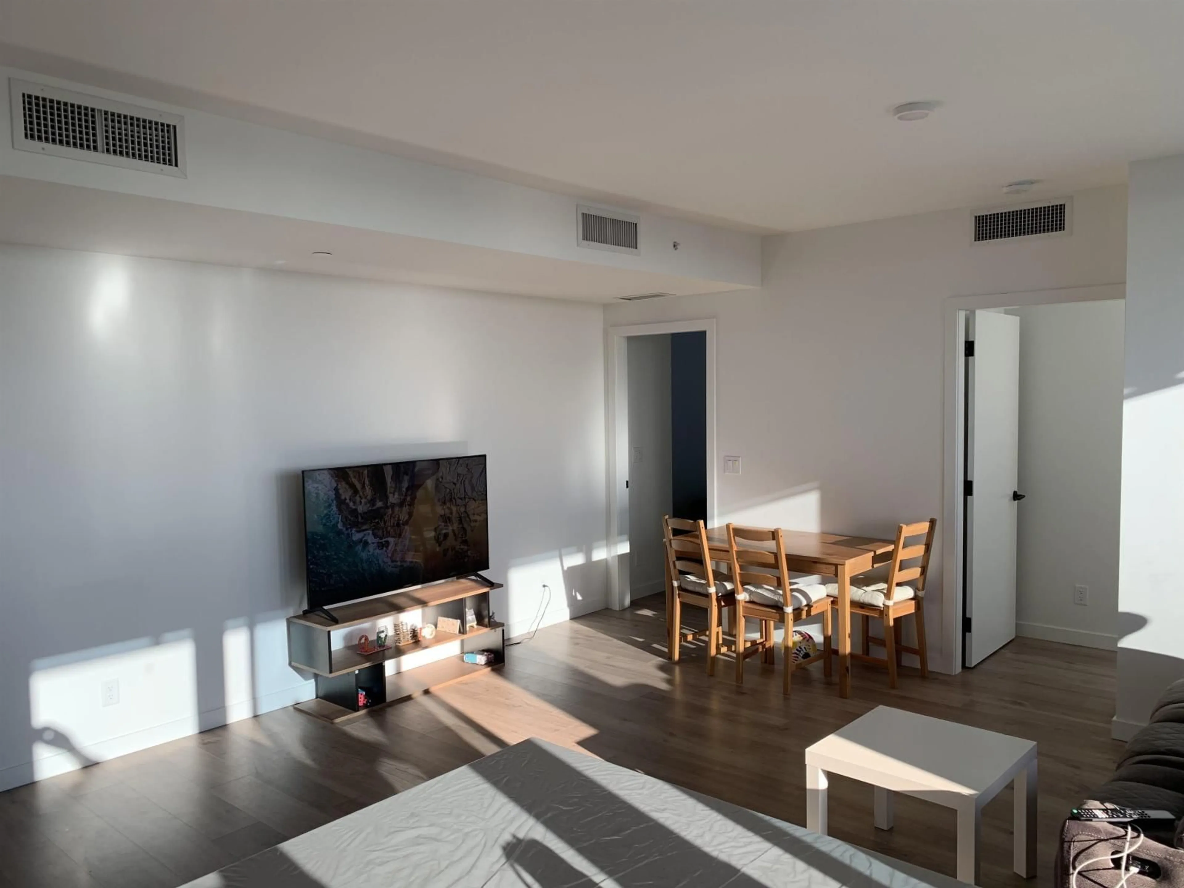 A pic of a room for 2910 - 10448 UNIVERSITY, Surrey British Columbia V3T0S7