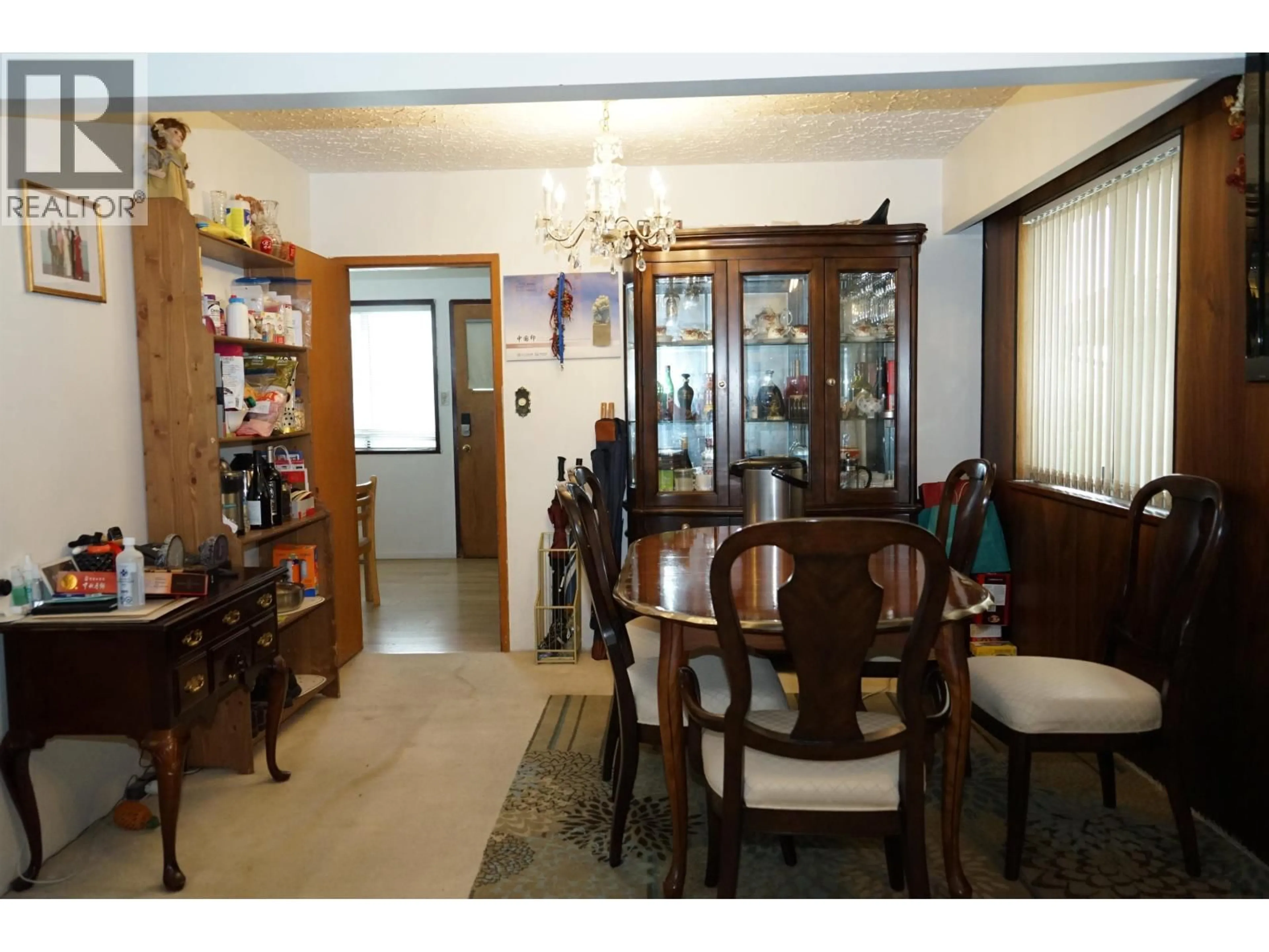 Dining room, wood/laminate floor for 7008 CURTIS STREET, Burnaby British Columbia V5A1J6