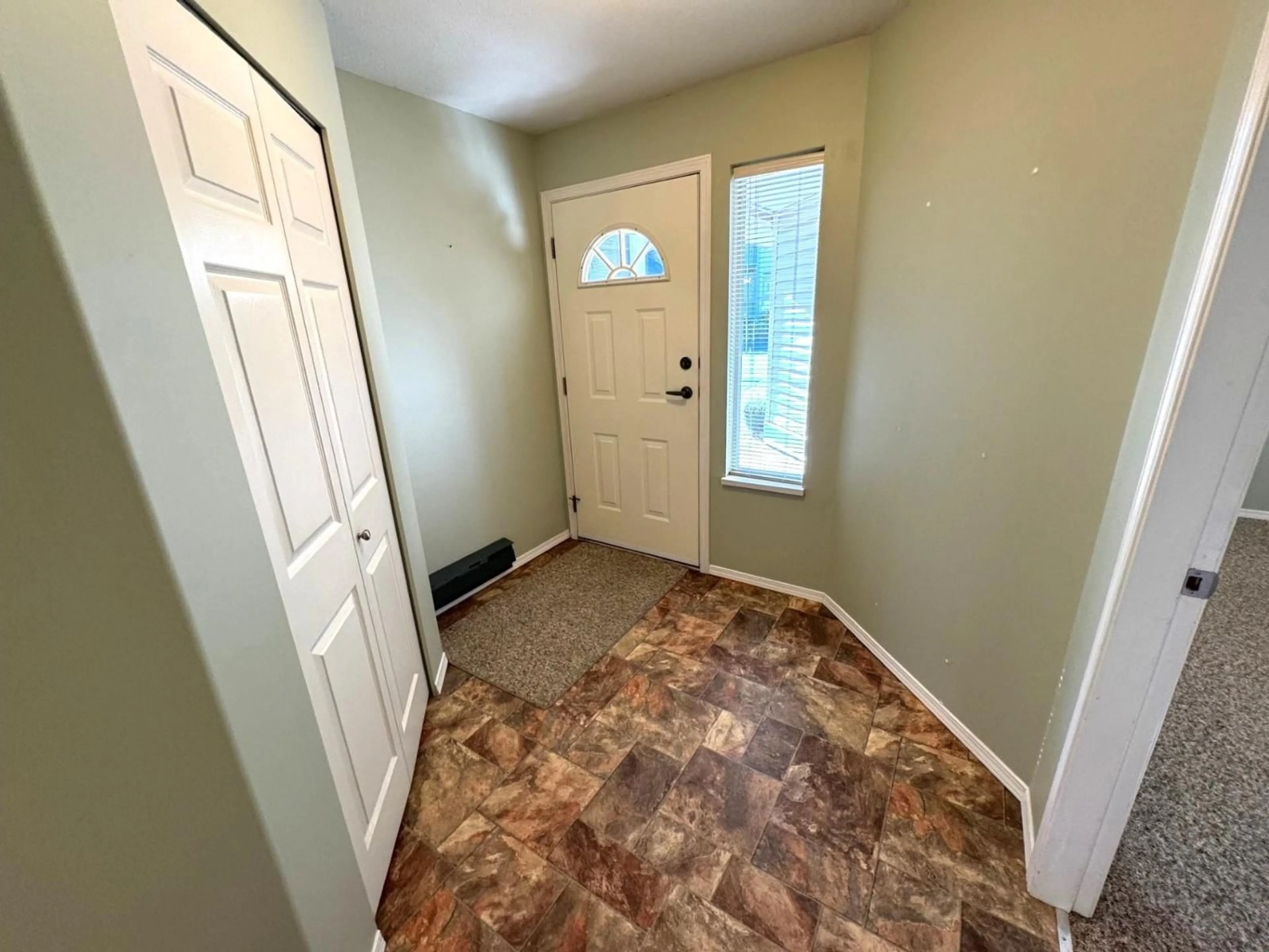 Indoor entryway for 109 - 16031 82ND, Surrey British Columbia V4N0N4