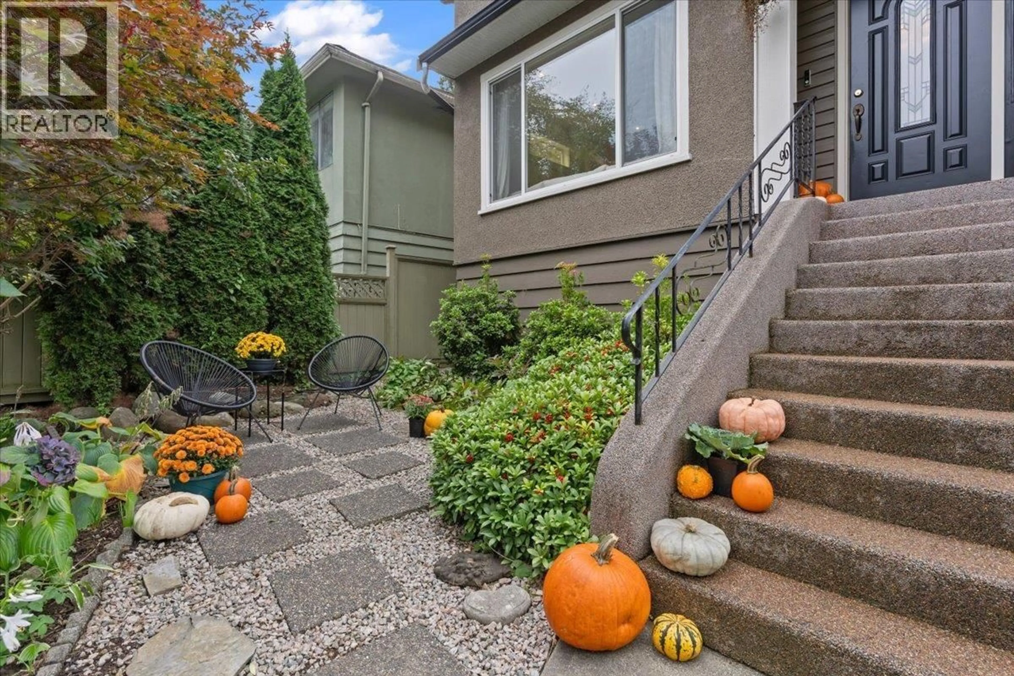Patio, street for 4833 LANARK STREET, Vancouver British Columbia V5N3S1