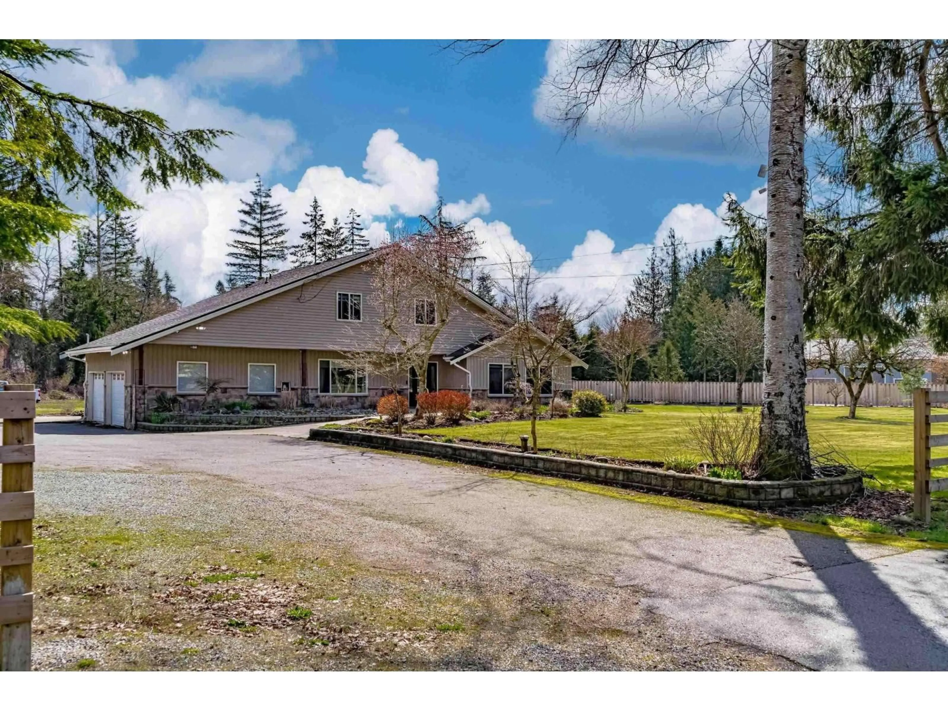 A pic from outside/outdoor area/front of a property/back of a property/a pic from drone, street for 4655 SADDLEHORN, Langley British Columbia V2Z2L7