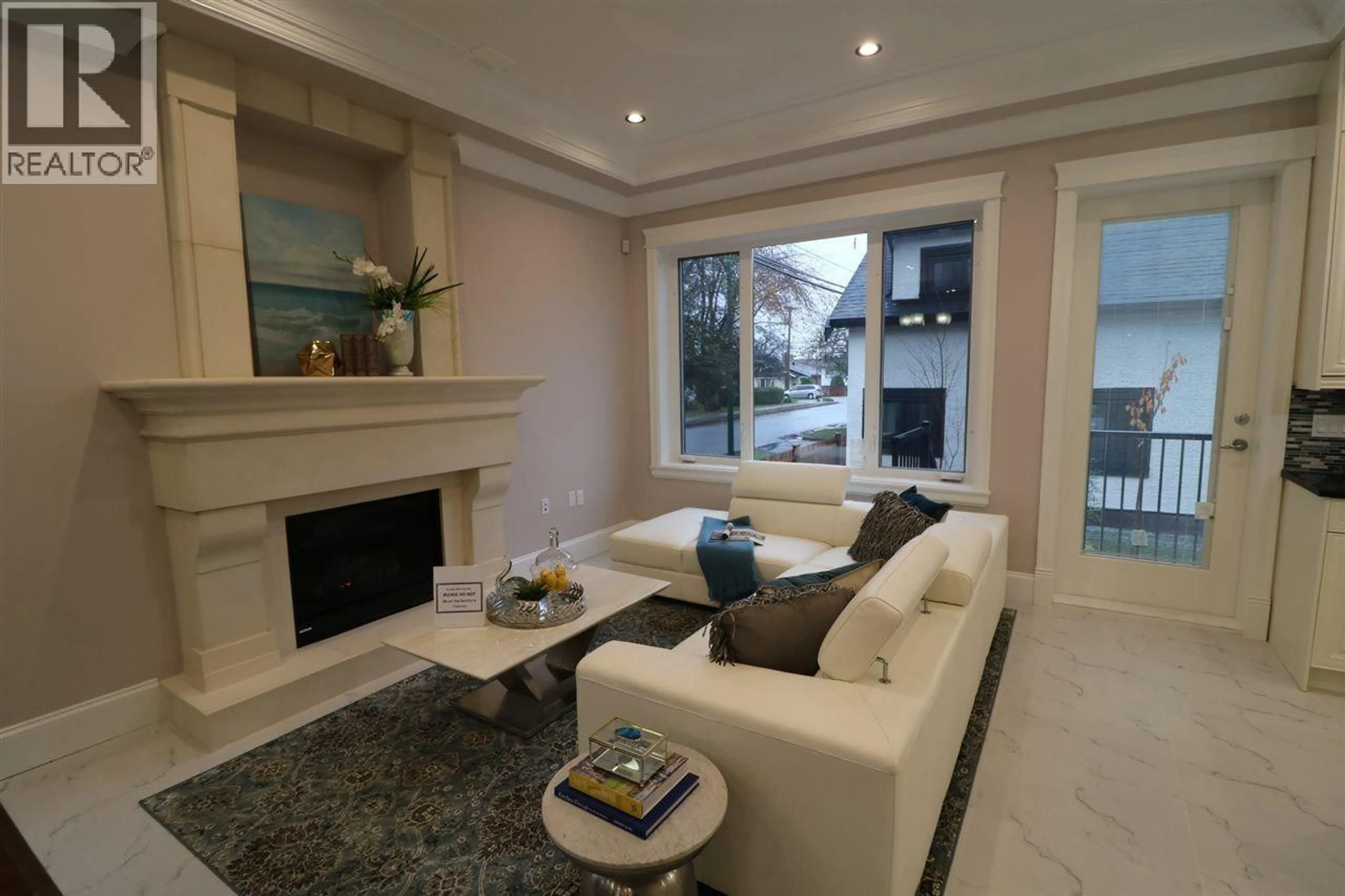 Living room with furniture, ceramic/tile floor for 3101 E 46TH AVENUE, Vancouver British Columbia V5S1B1