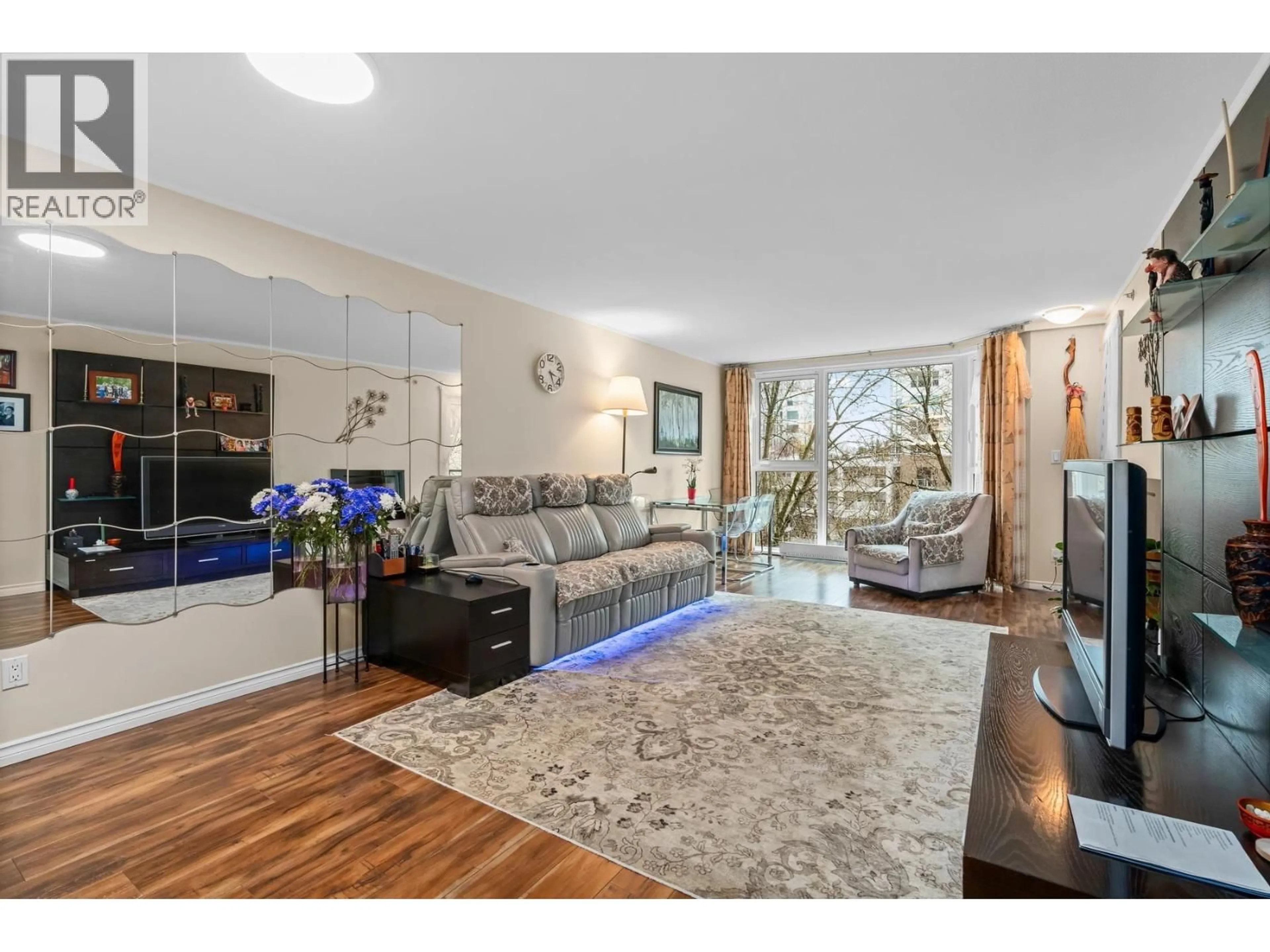 Living room with furniture, unknown for 303 - 1488 HORNBY STREET, Vancouver British Columbia V6Z1X3