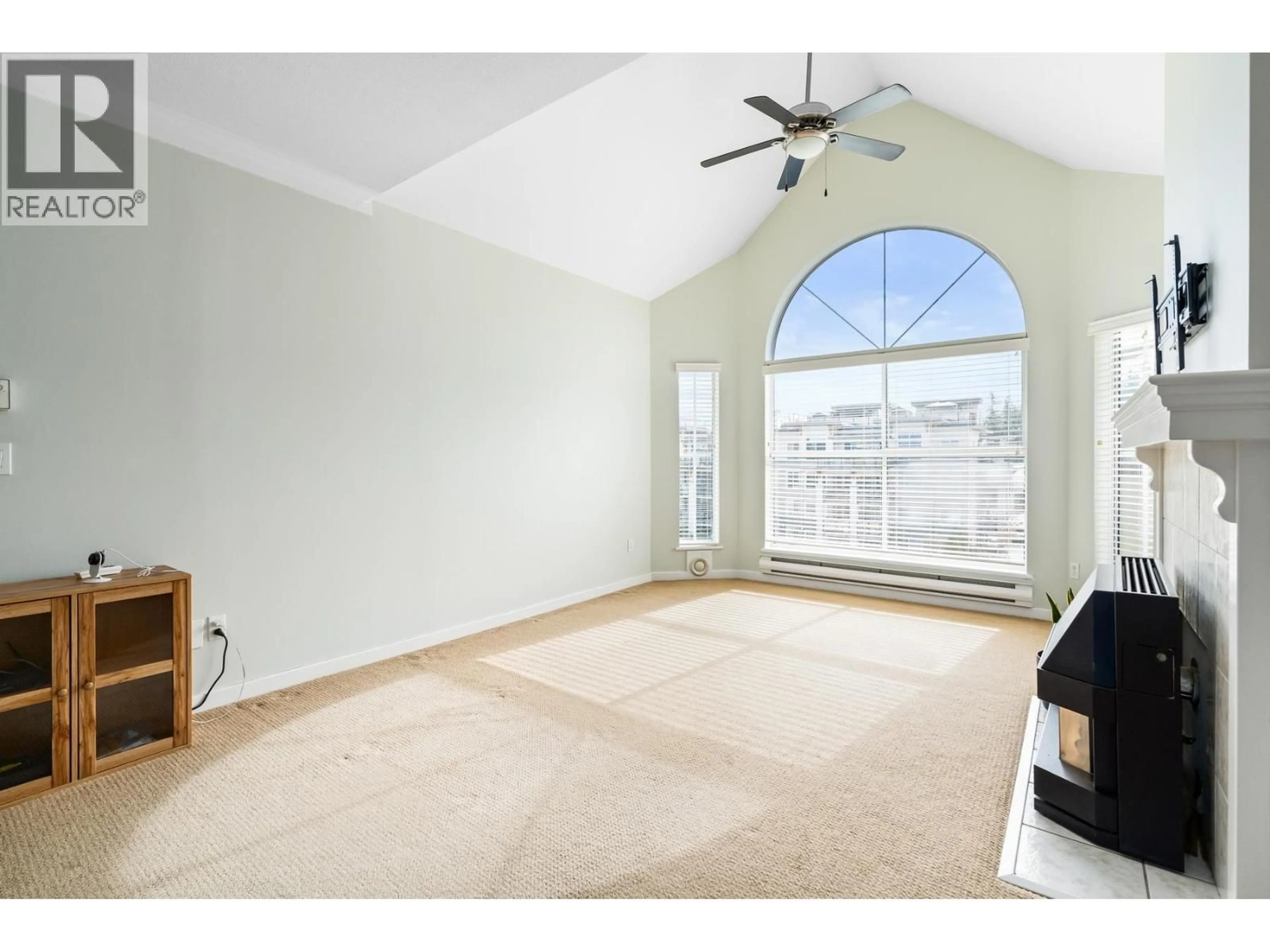 A pic of a room for 403 - 12464 191B STREET, Pitt Meadows British Columbia V3Y2P6