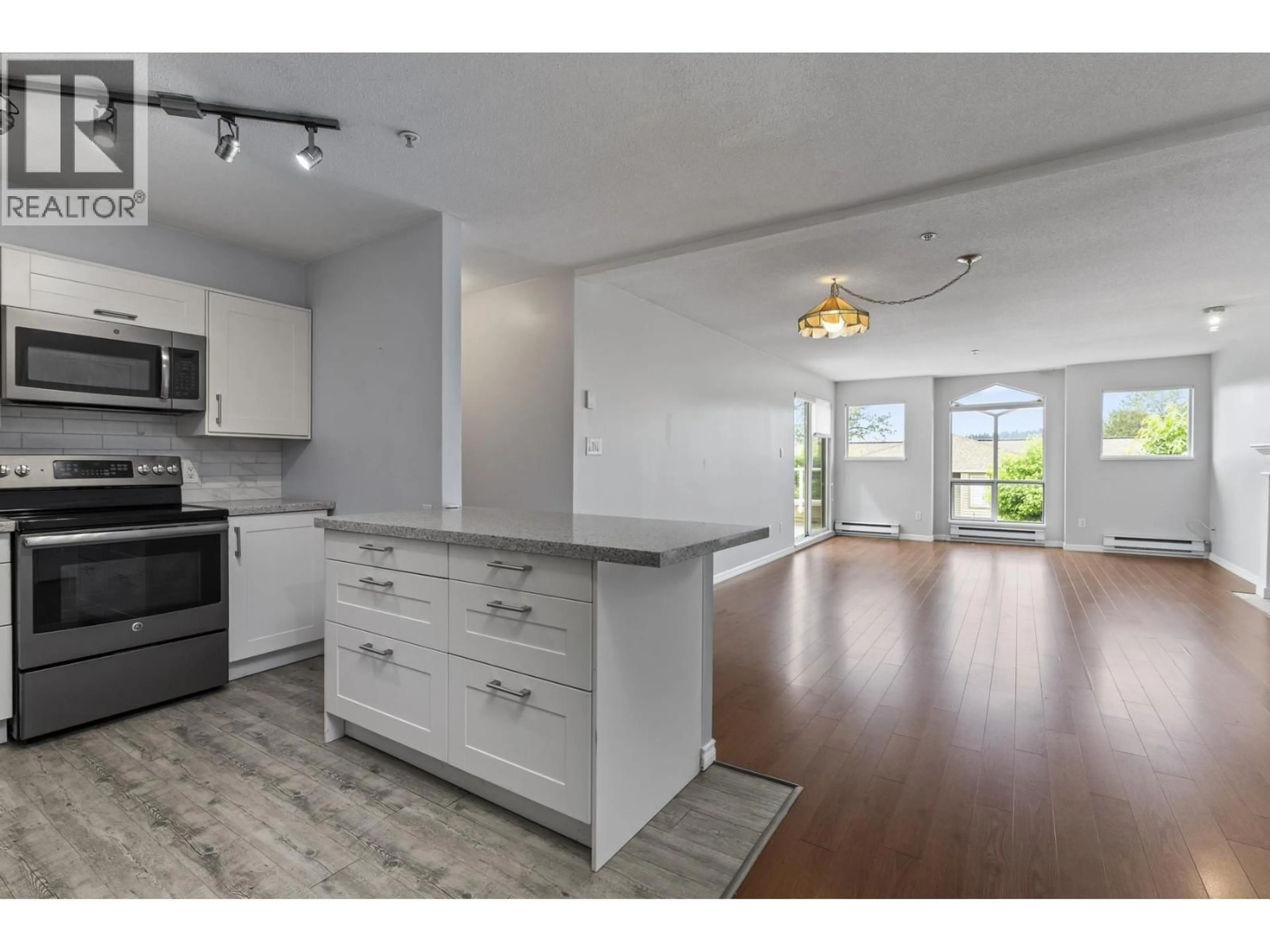 Open concept kitchen, unknown for 1116 O'FLAHERTY GATE, Port Coquitlam British Columbia V3C6H2