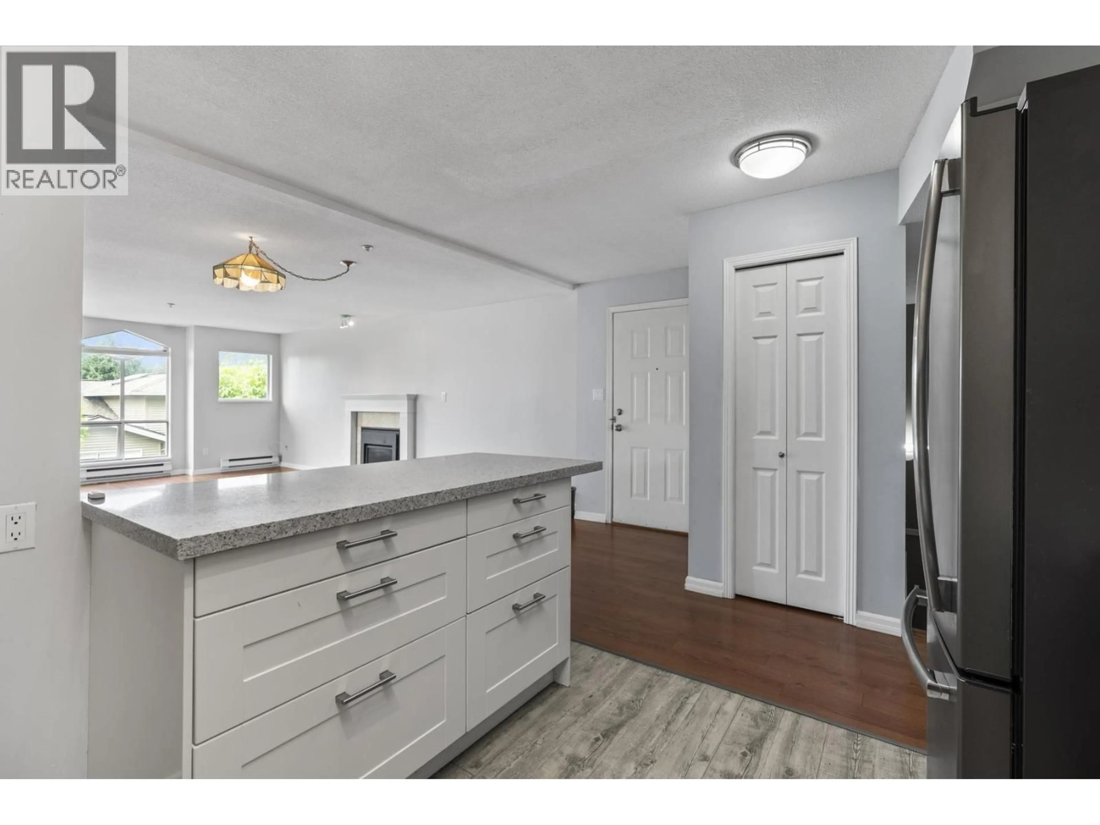 Open concept kitchen, unknown for 1116 O'FLAHERTY GATE, Port Coquitlam British Columbia V3C6H2