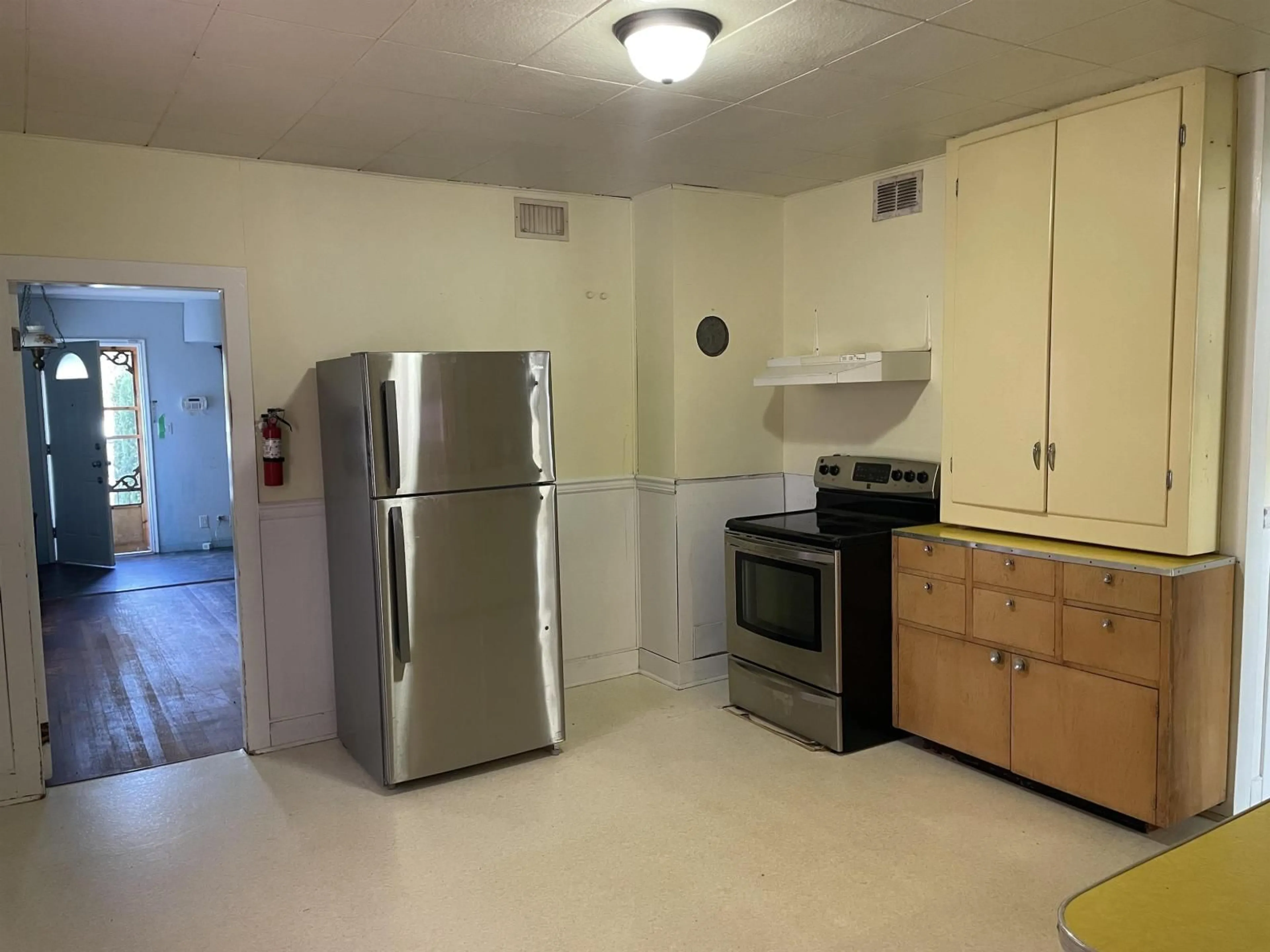 Standard kitchen, unknown for 45720 PRINCESS AVENUE, Chilliwack British Columbia V2P2B6