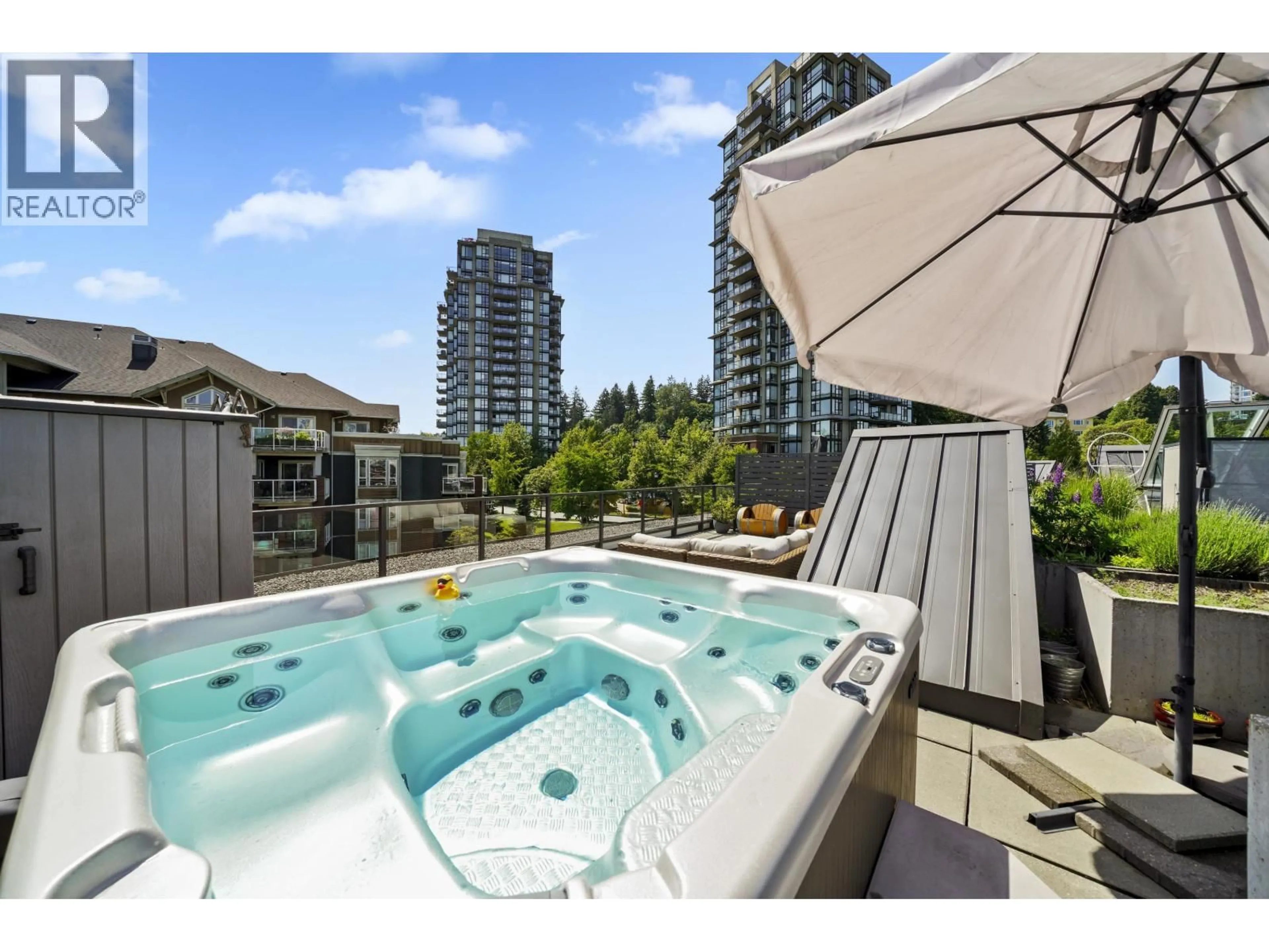 Patio, water/lake/river/ocean view for 404 - 20 ROYAL AVENUE, New Westminster British Columbia V3L0G9