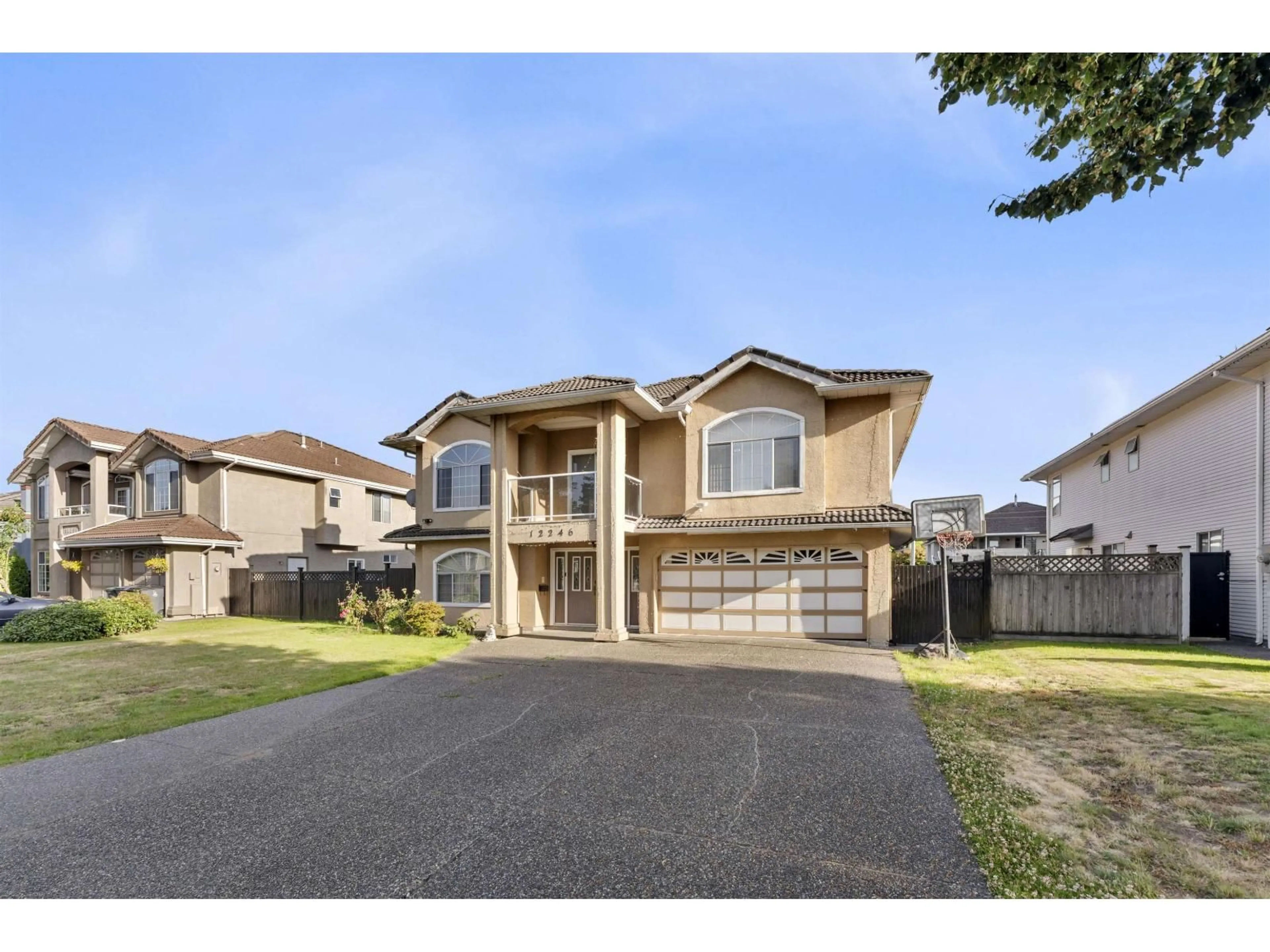 Unknown for 12246 64A, Surrey British Columbia V3W3R8