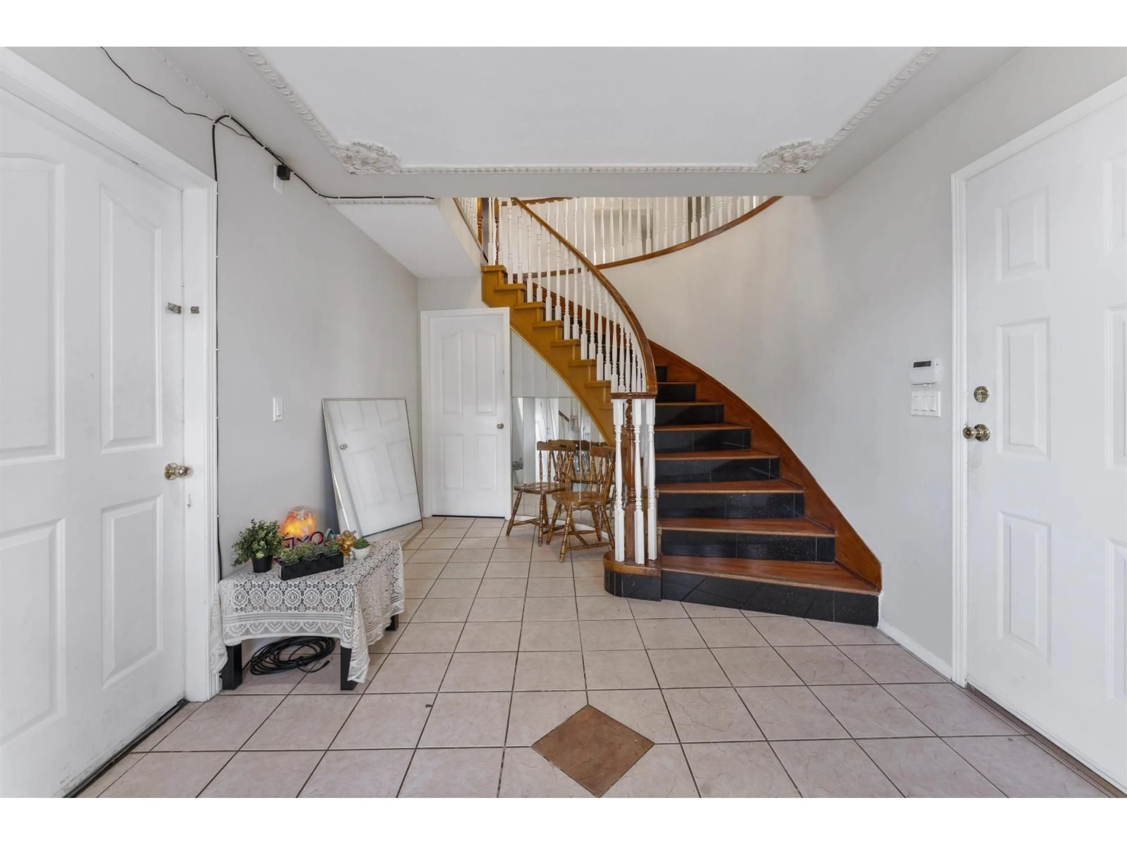 Indoor foyer for 12246 64A, Surrey British Columbia V3W3R8