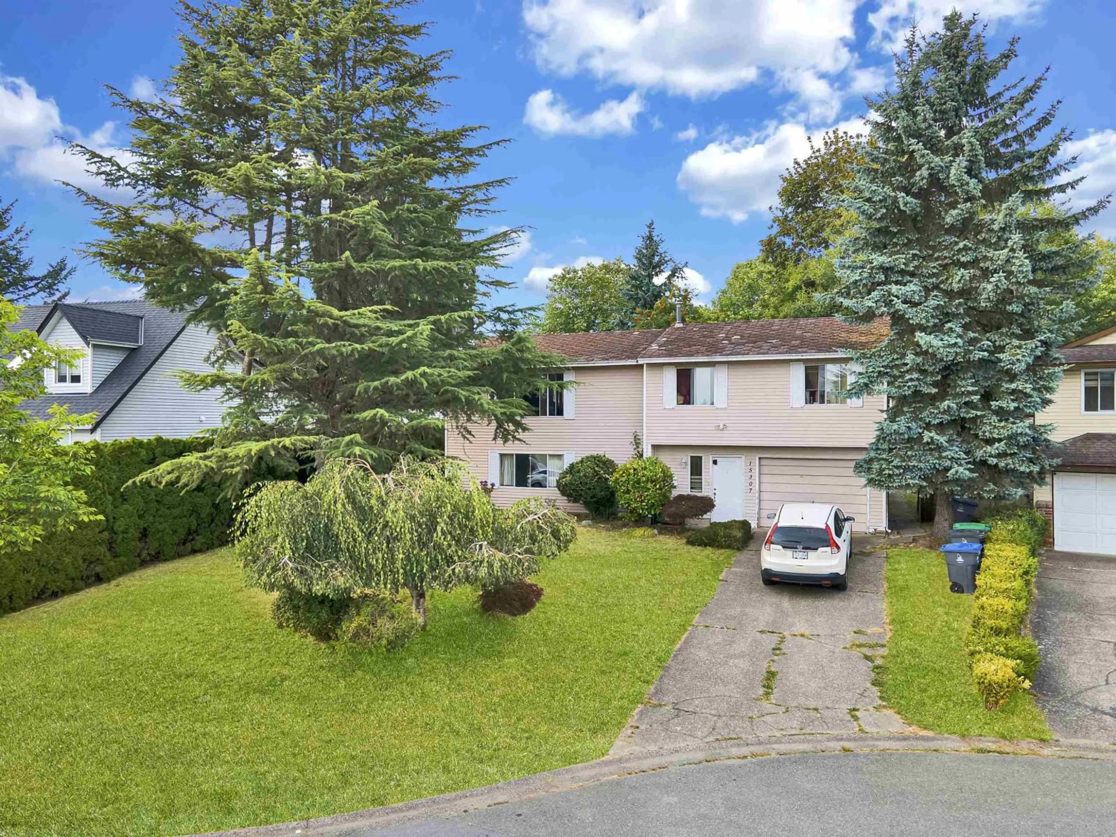 A pic from outside/outdoor area/front of a property/back of a property/a pic from drone, street for 15307 85A, Surrey British Columbia V3S6J4