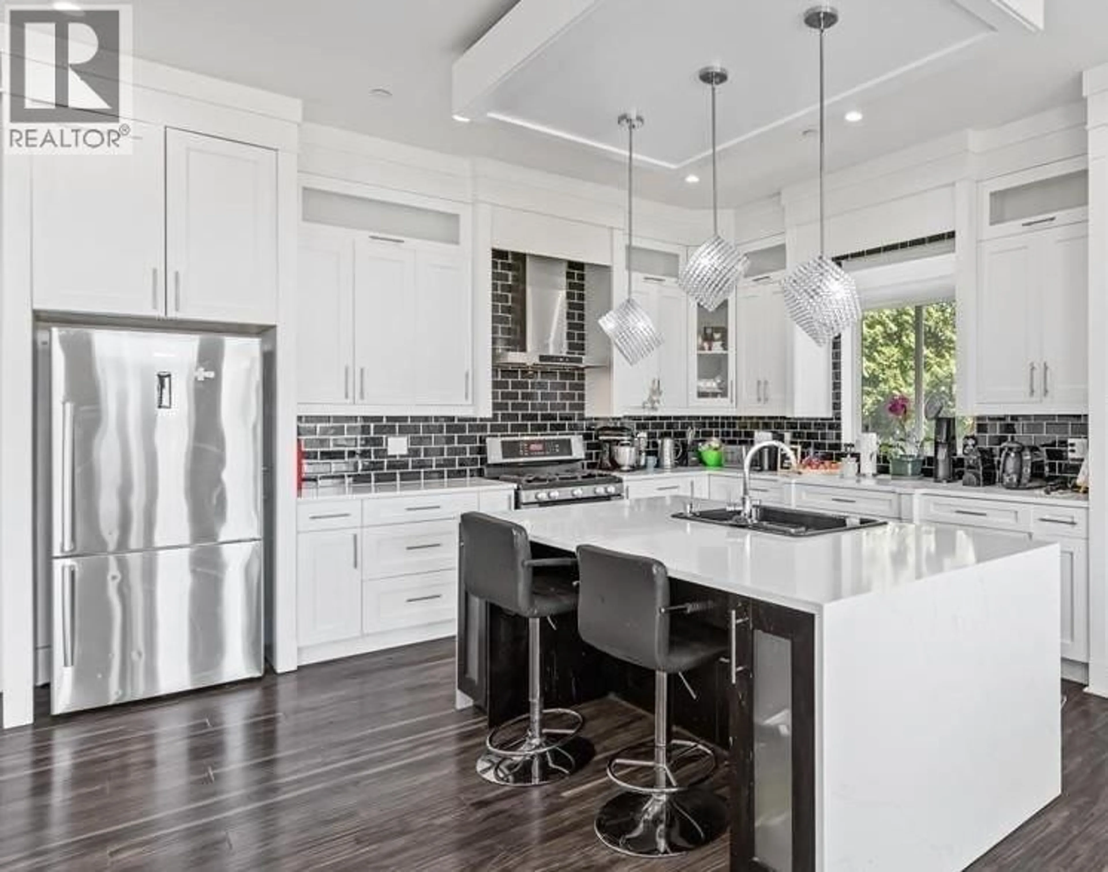 Open concept kitchen, ceramic/tile floor for 24531 DEWDNEY TRUNK ROAD, Maple Ridge British Columbia V4R1W9