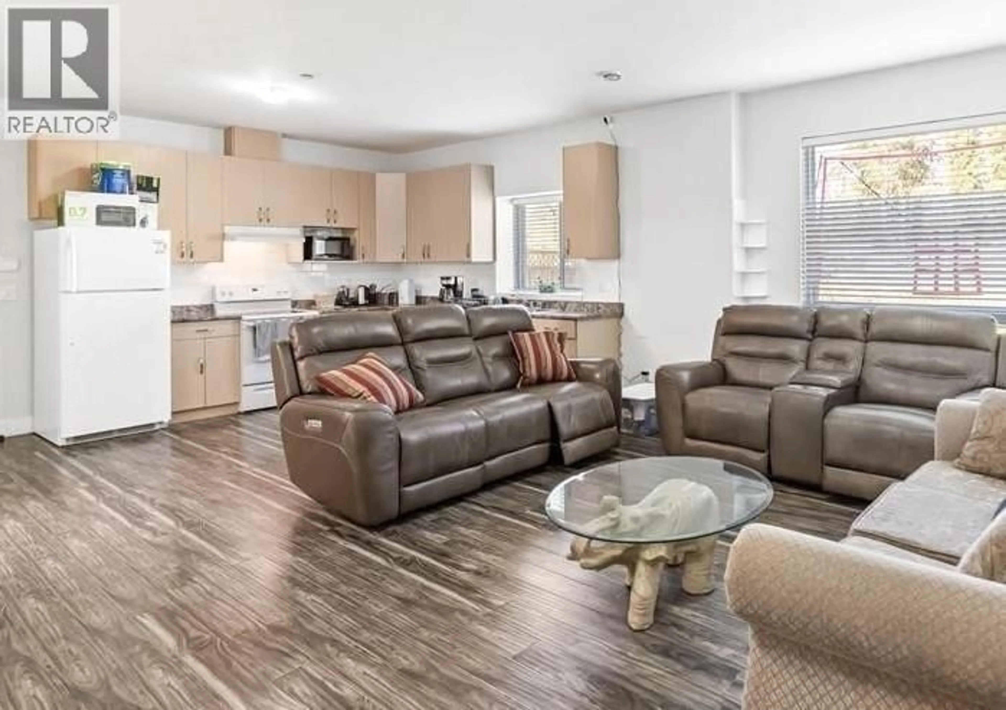 Open concept kitchen, unknown for 24531 DEWDNEY TRUNK ROAD, Maple Ridge British Columbia V4R1W9