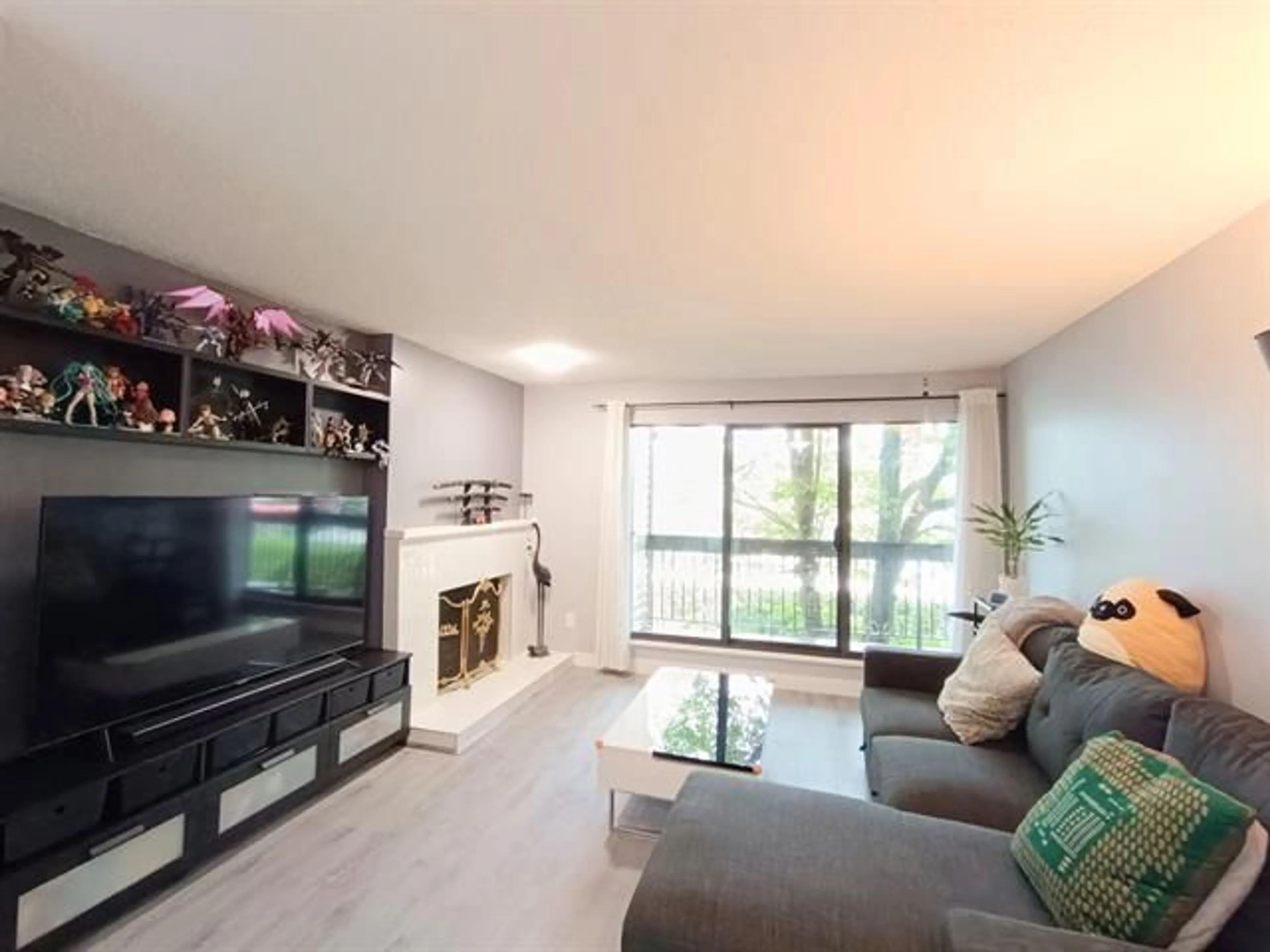 Living room with furniture, unknown for 201 - 13316 OLD YALE, Surrey British Columbia V3T5J5