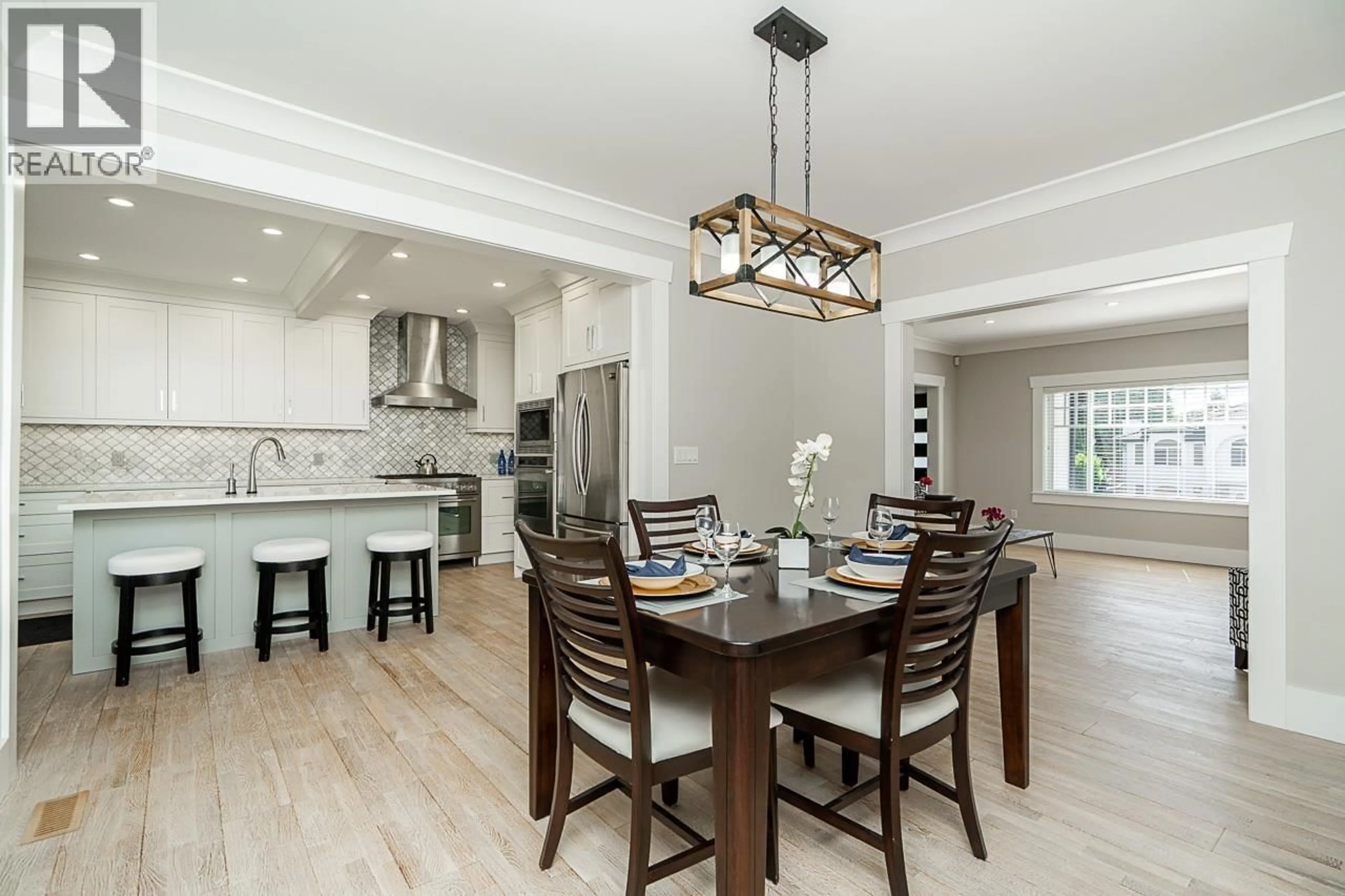 Open concept kitchen, unknown for 905 EDINBURGH STREET, New Westminster British Columbia V3M2V2