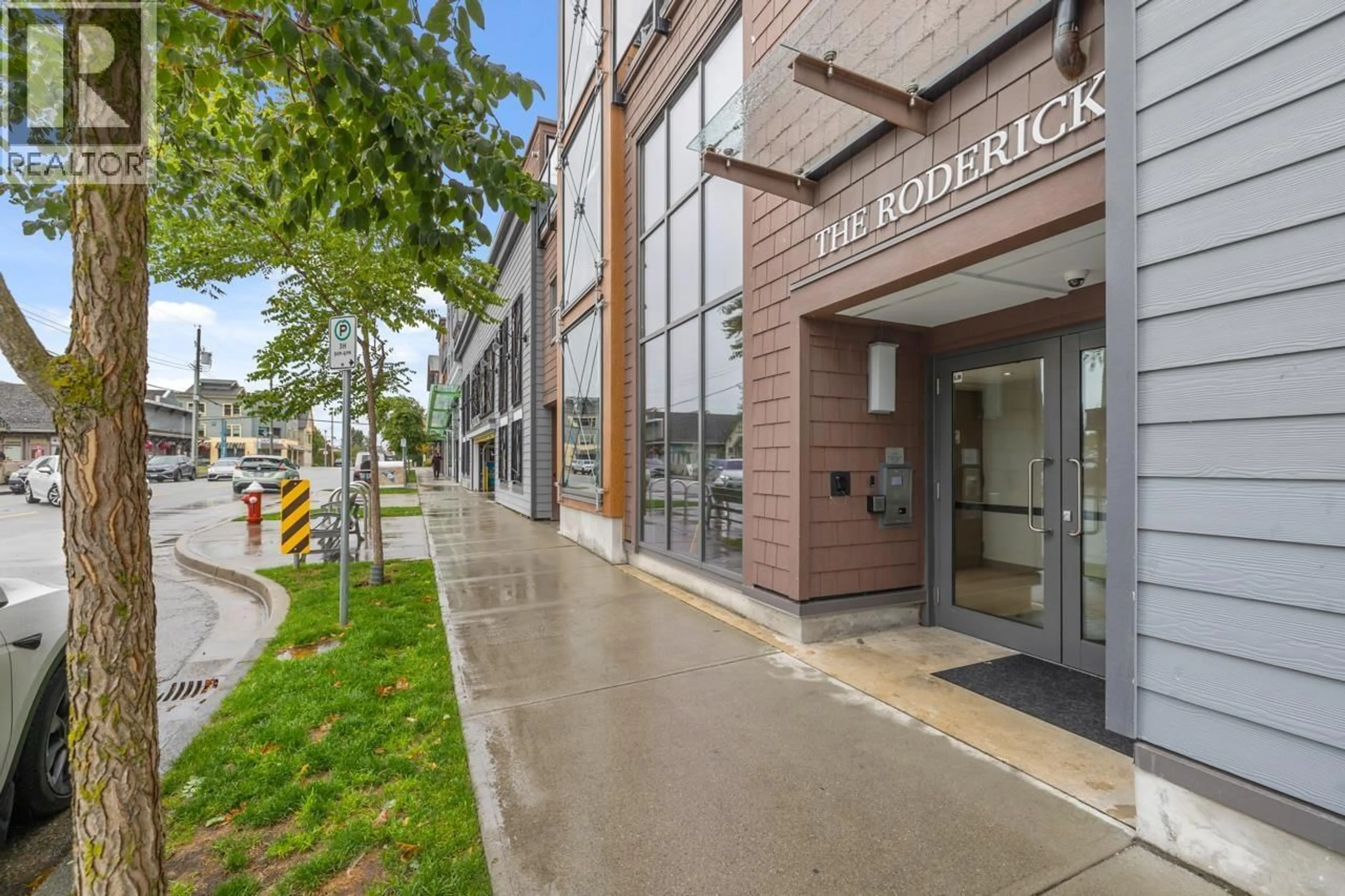 Indoor foyer for 209 - 12088 3RD AVENUE, Richmond British Columbia V7E0C3