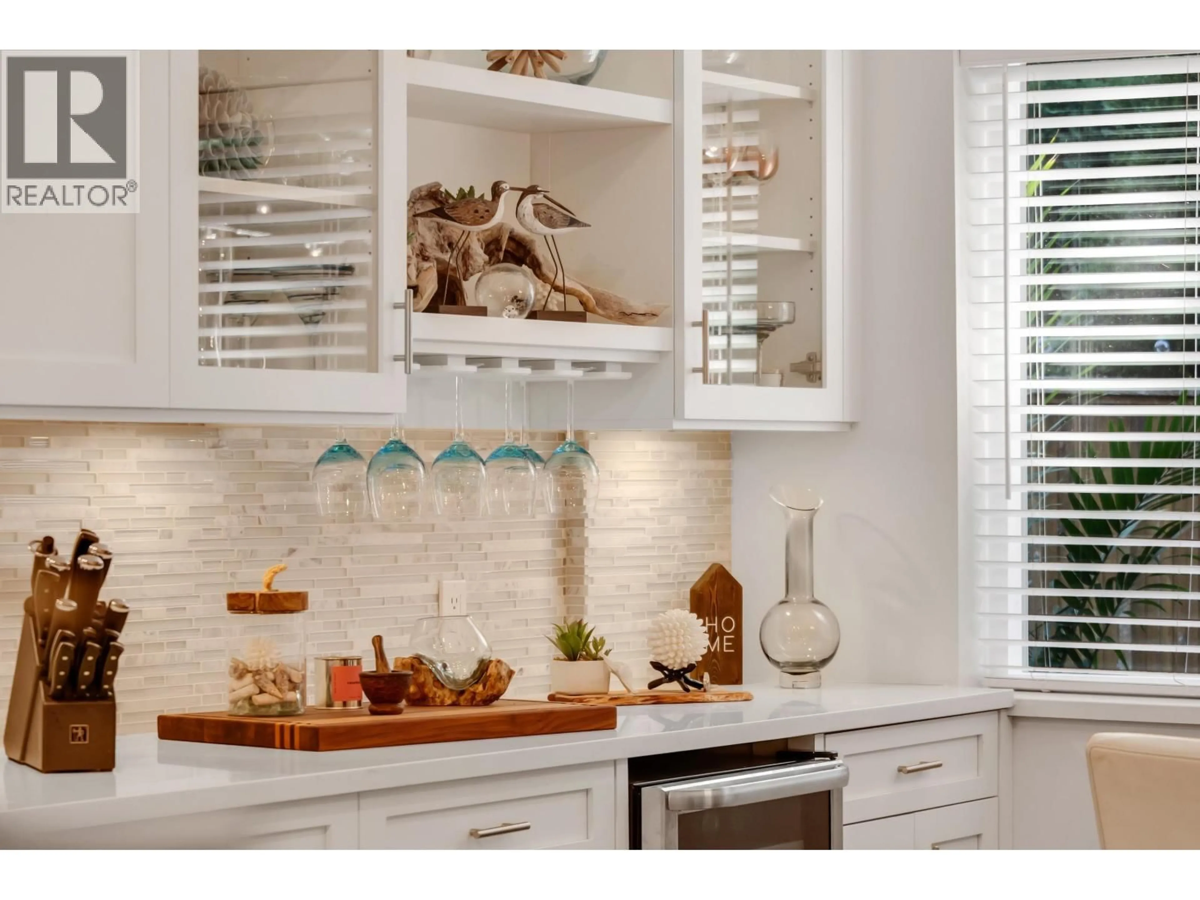 Contemporary kitchen, ceramic/tile floor for 10 - 2401 MAMQUAM ROAD, Squamish British Columbia V8B0H6