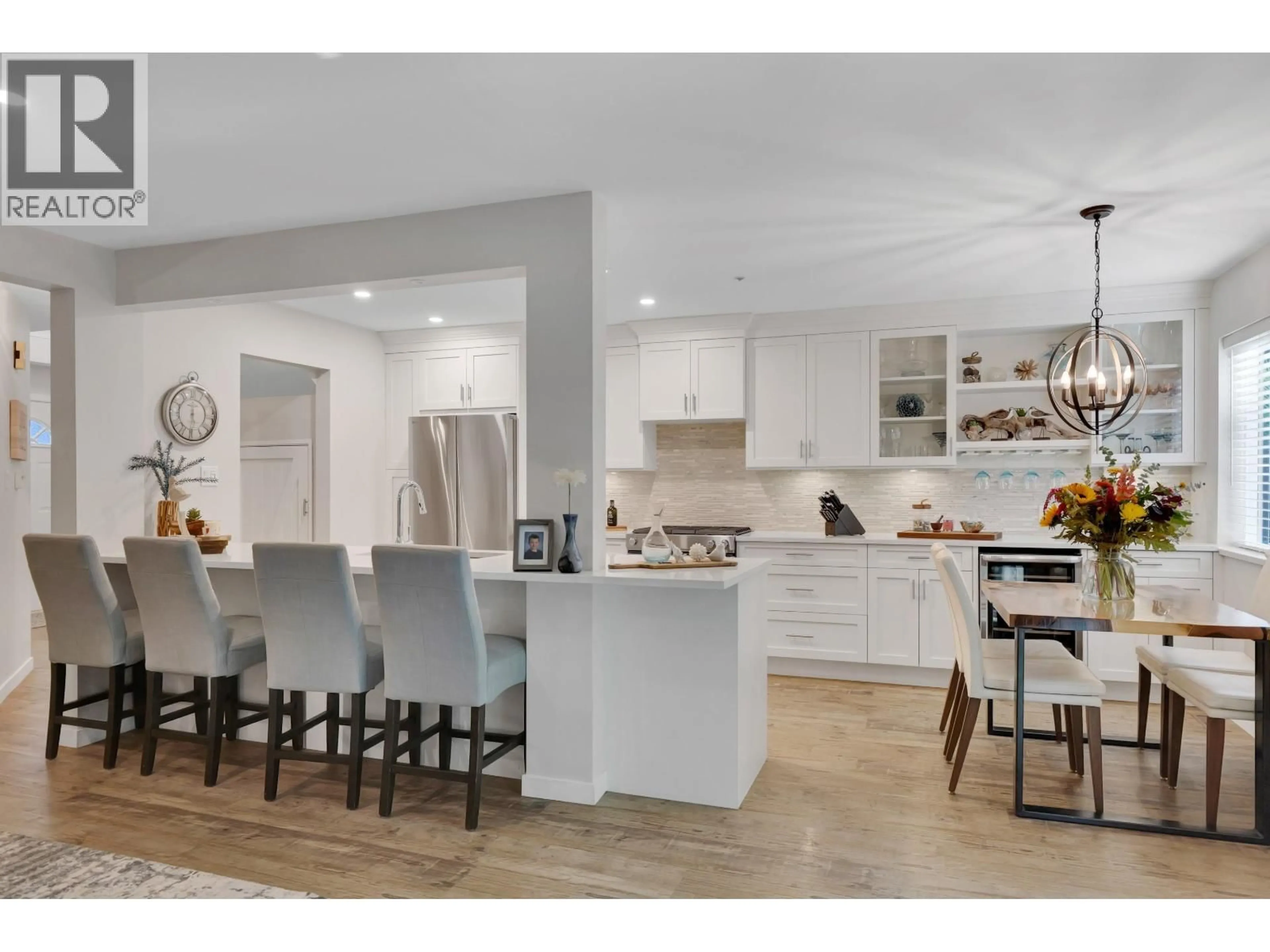 Open concept kitchen, unknown for 10 - 2401 MAMQUAM ROAD, Squamish British Columbia V8B0H6